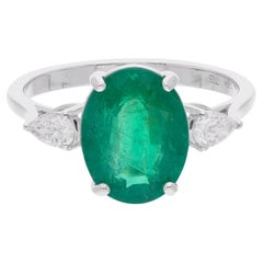 Ovaler sambischer Smaragd-Edelstein-Cocktailring aus 14 Karat Weißgold mit Diamant