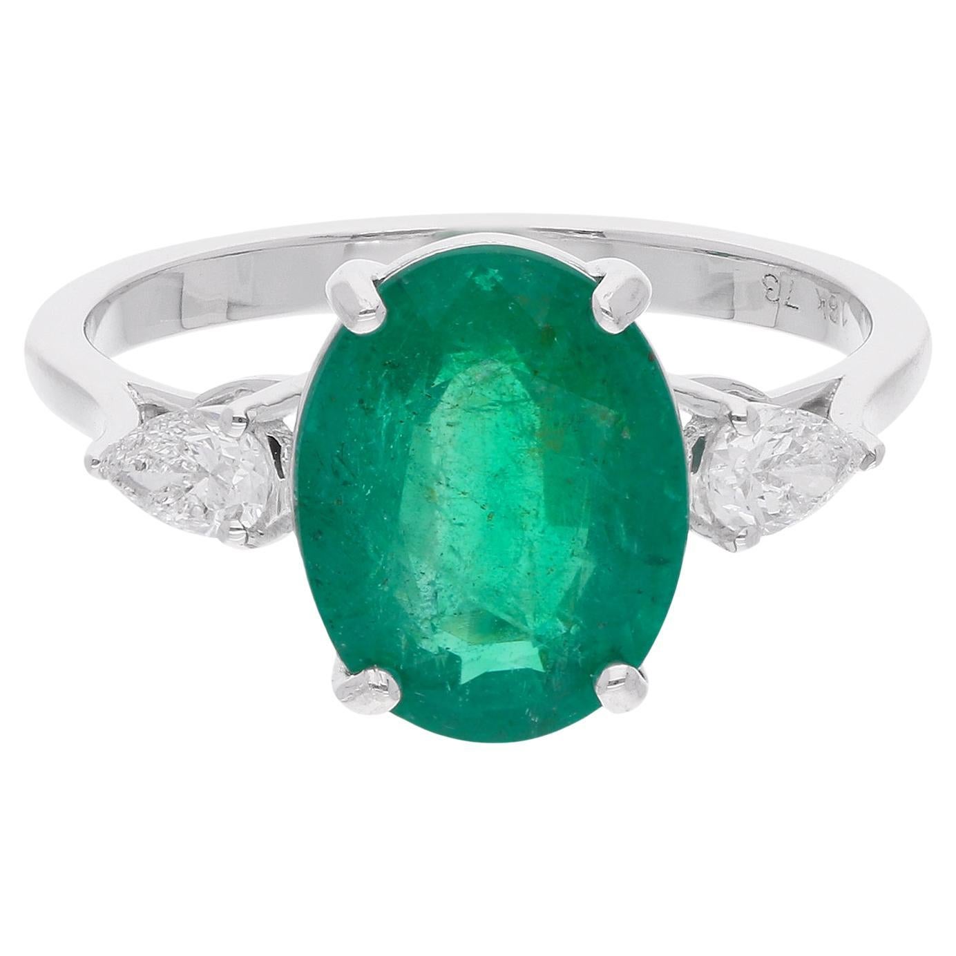 Esmeralda zambiana ovalada Piedra preciosa Anillo de cóctel Diamante Joyería de oro blanco de 18 quilates en venta