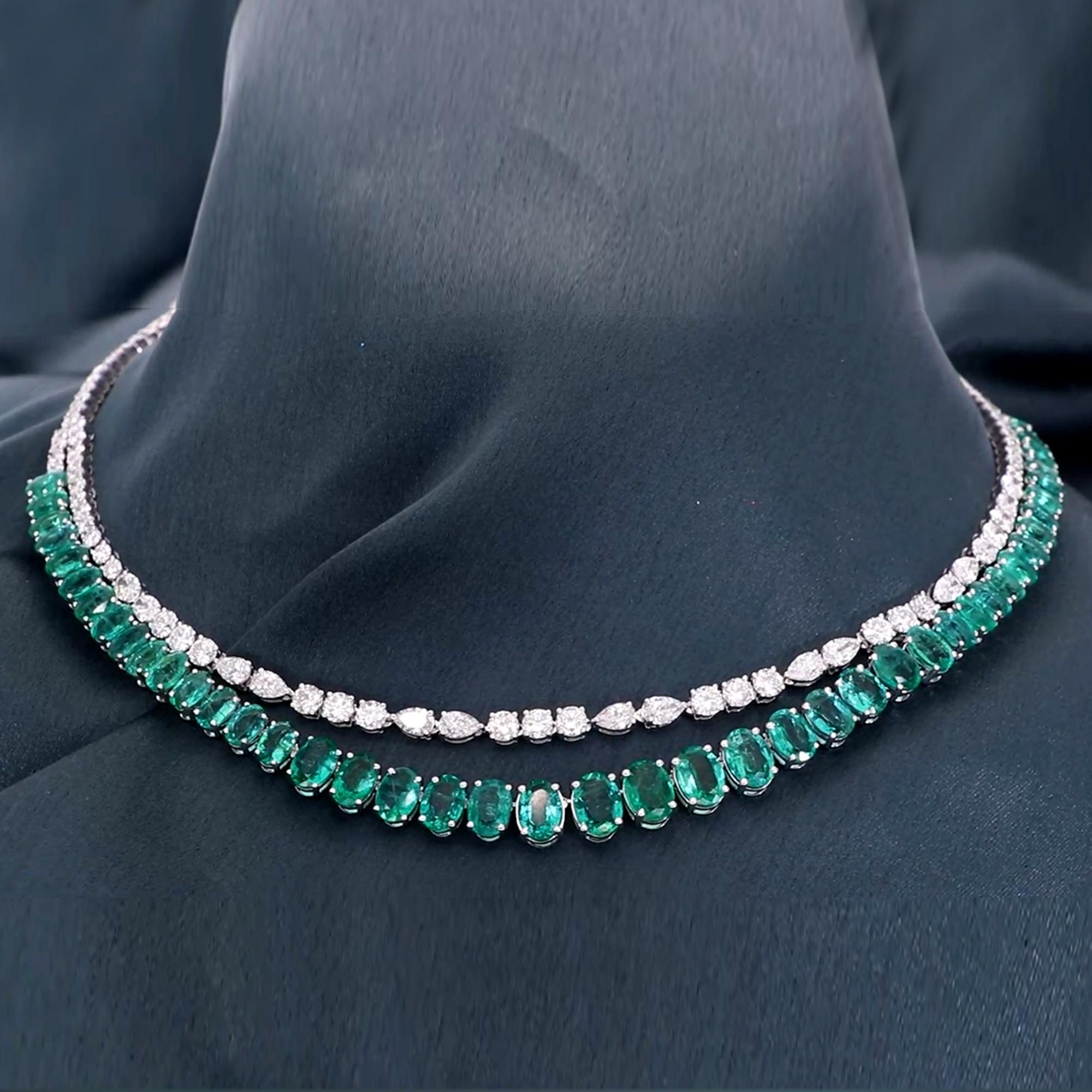 Women's Oval Cut Natural Emerald Gemstone Necklace Diamond 18 Karat White Gold Jewelry For Sale