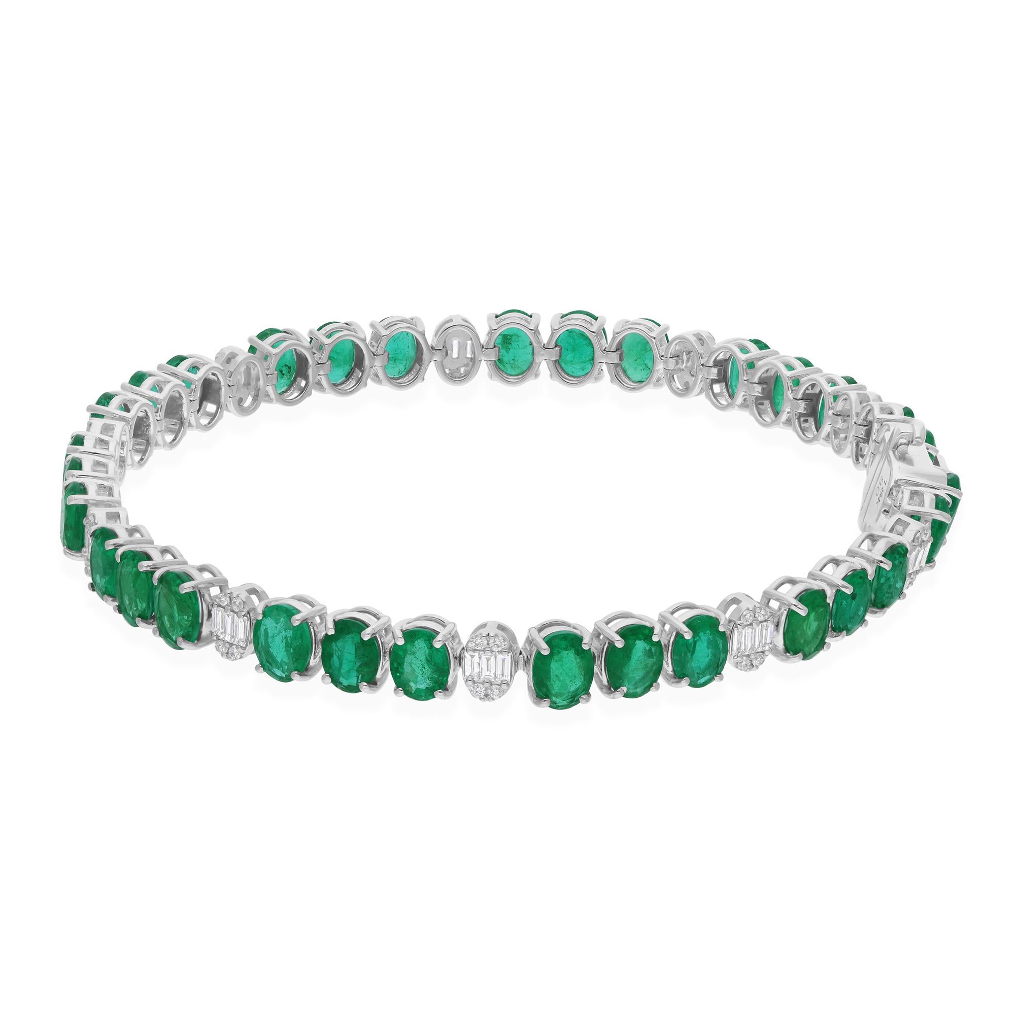 Ovaler sambischer Smaragd Edelstein SI/H Diamant-Armband 18 Karat Weißgold-Schmuck (Moderne) im Angebot