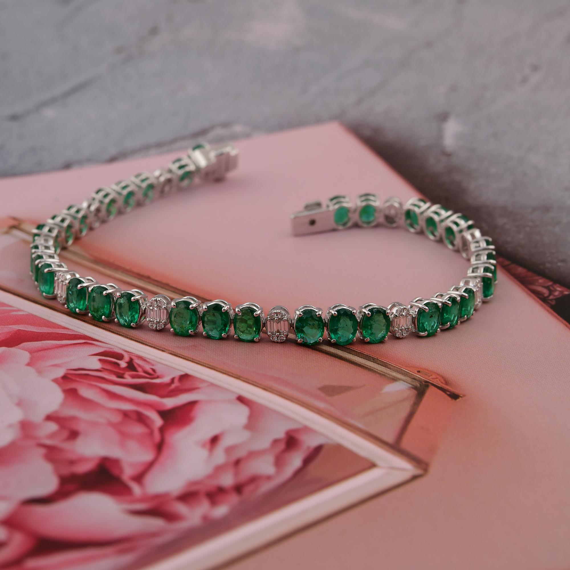 Ovaler sambischer Smaragd Edelstein SI/H Diamant-Armband 18 Karat Weißgold-Schmuck Damen im Angebot