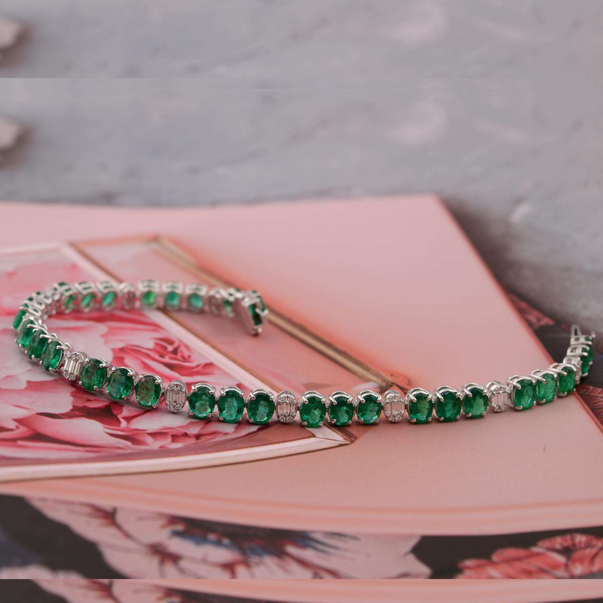 Ovaler sambischer Smaragd Edelstein SI/H Diamant-Armband 18 Karat Weißgold-Schmuck im Angebot 1