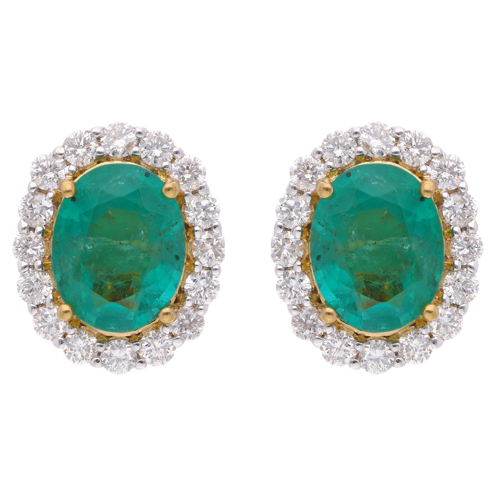 Boucles d
oreilles ovales en or jaune 14k avec émeraude de Zambie et halo de diamants pour femmes