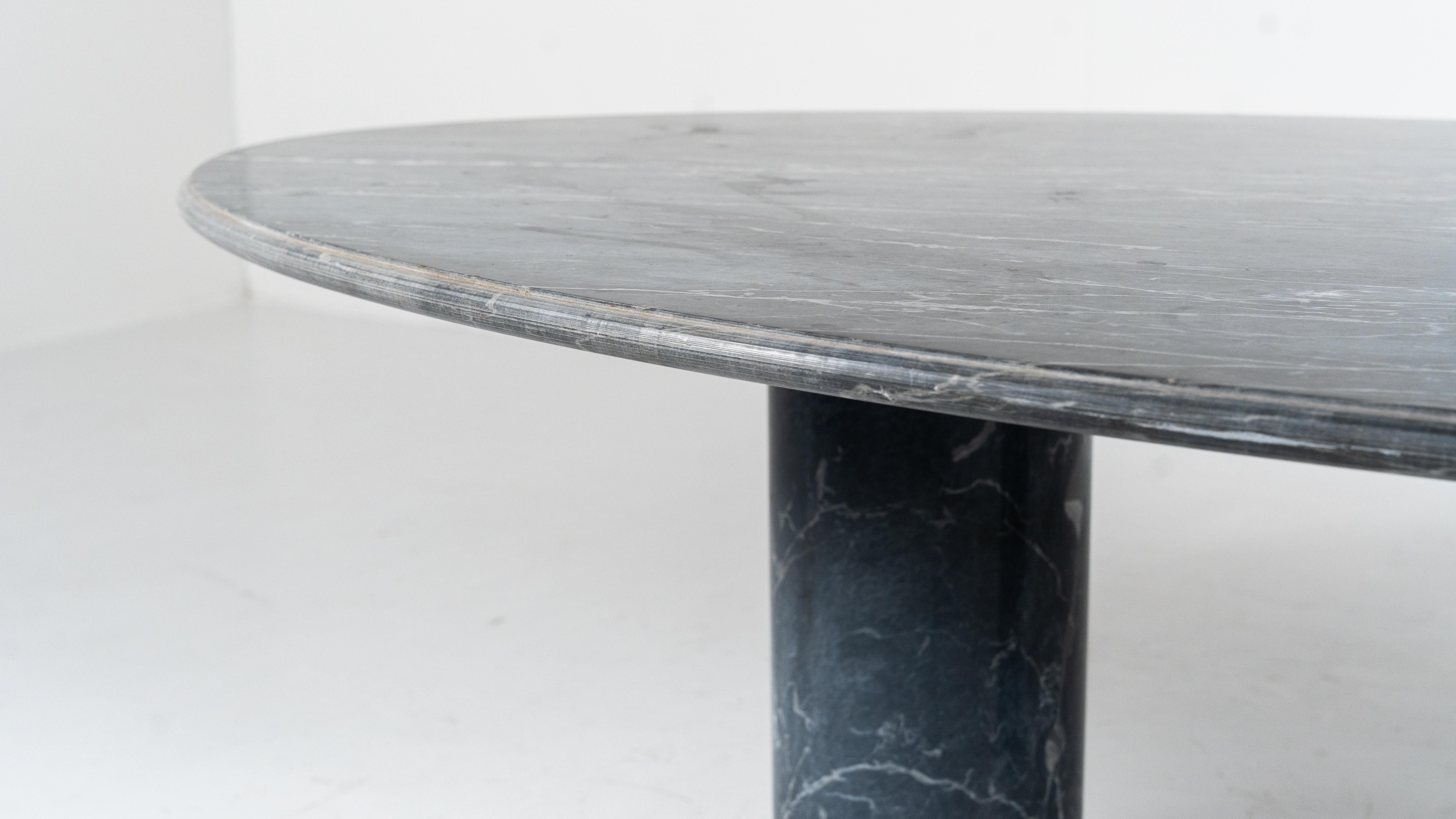Ovale del Giardiniere Table by Achille Castiglioni for Upgroup, Marble, 1980s In Good Condition For Sale In Brussels, BE