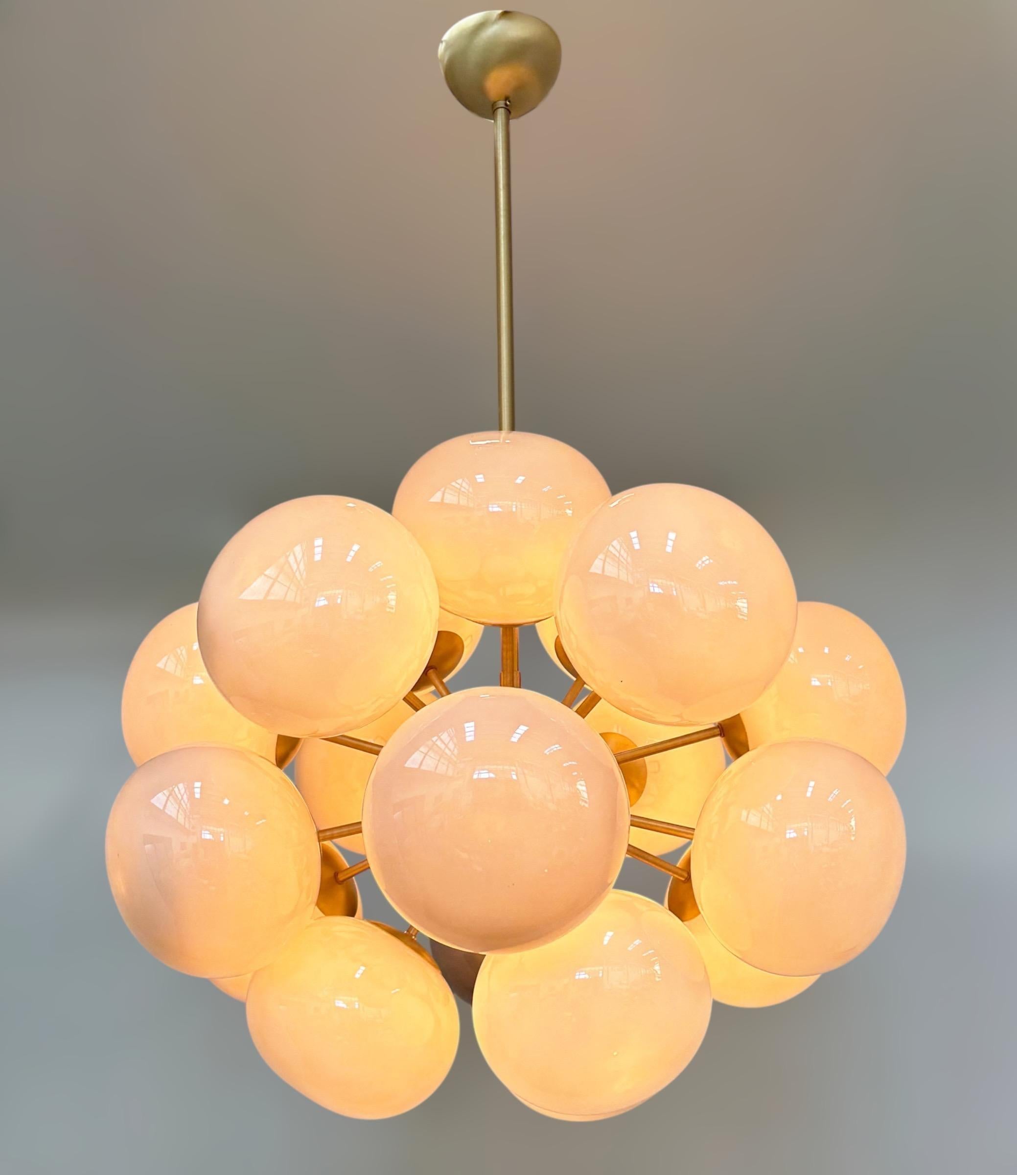 Lampadario Ovale Sputnik di Fabio Ltd in vendita 3