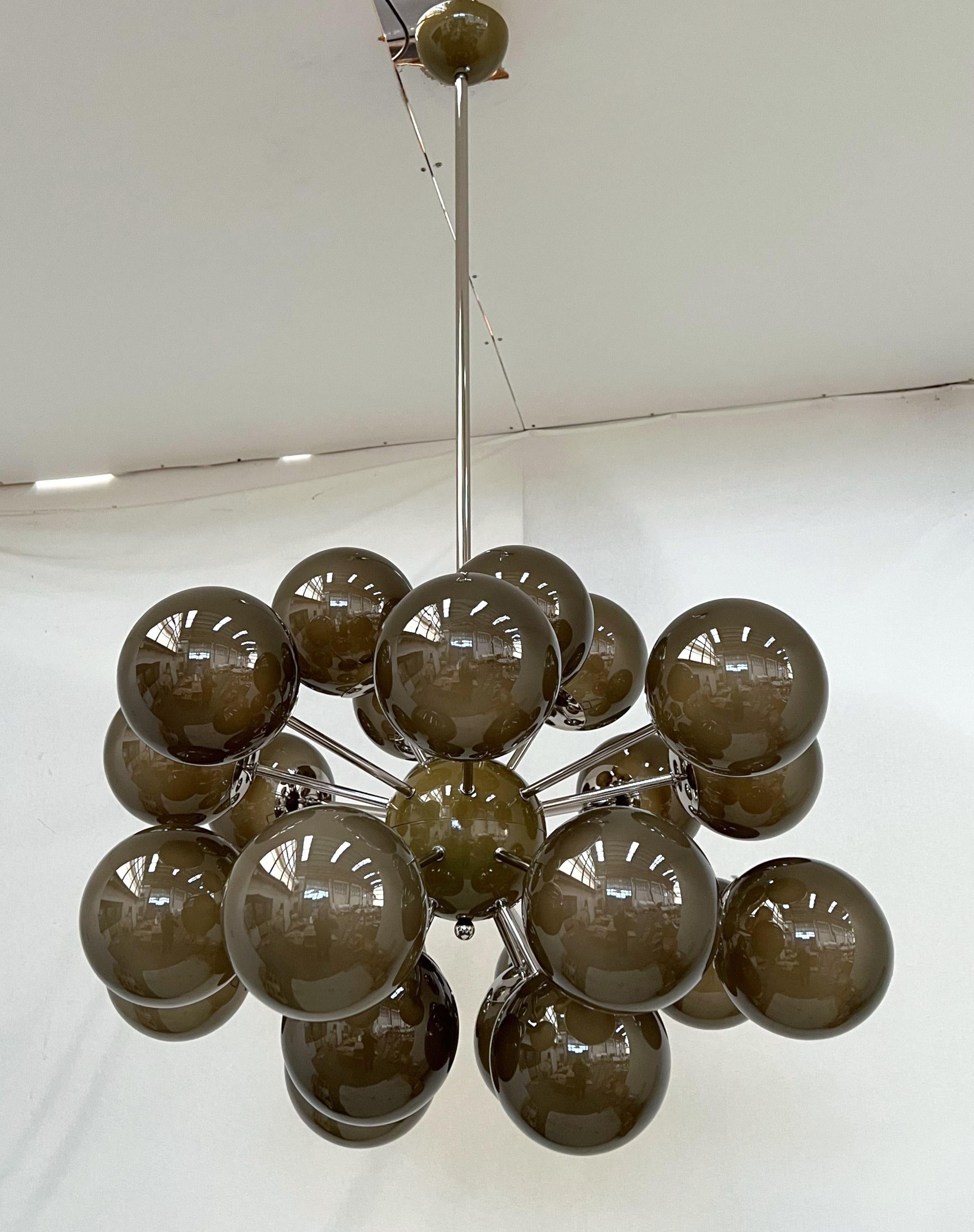 Moderne Lustre Spoutnik ovale de Fabio Ltd en vente