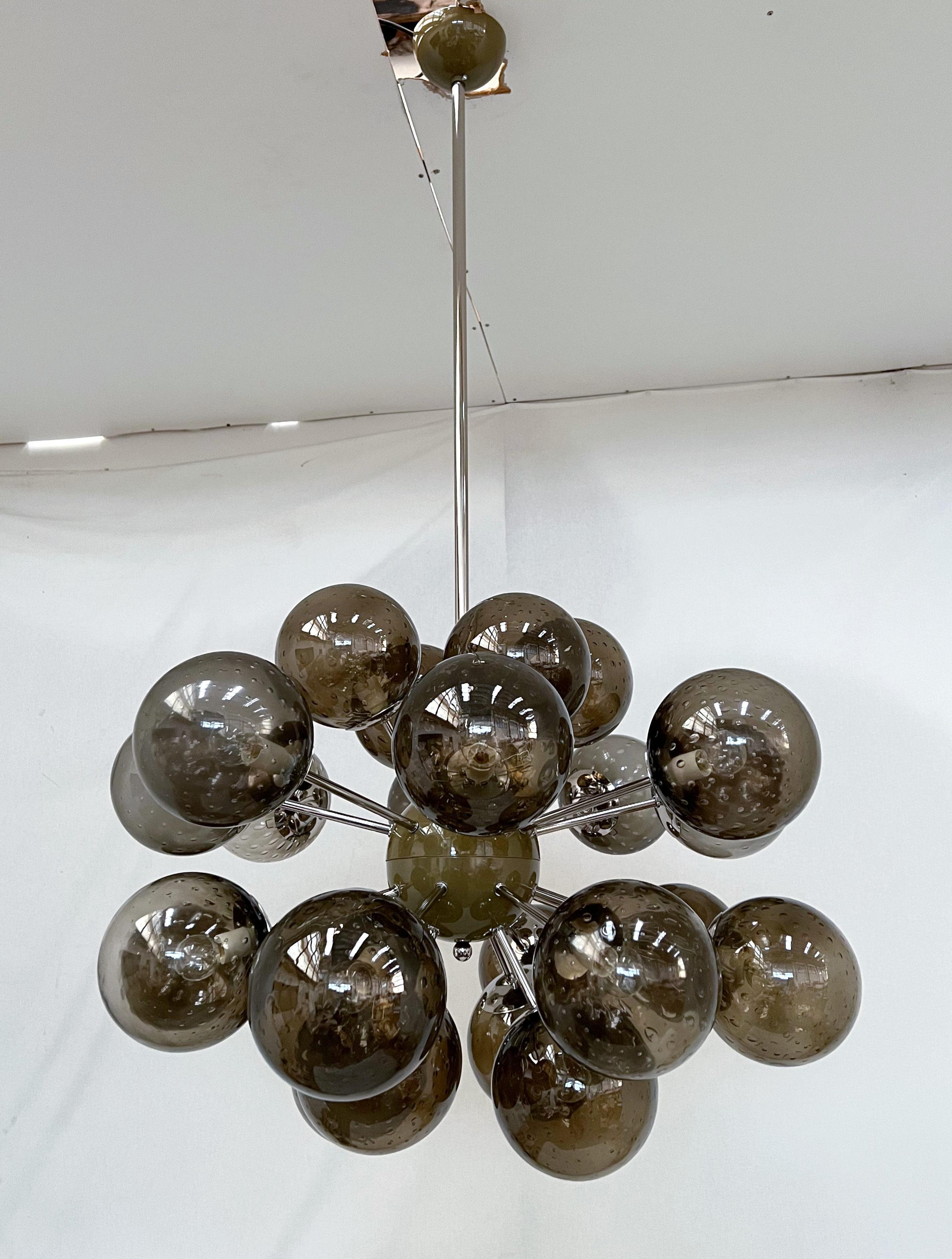 Moderno Lampadario Ovale Sputnik di Fabio Ltd in vendita