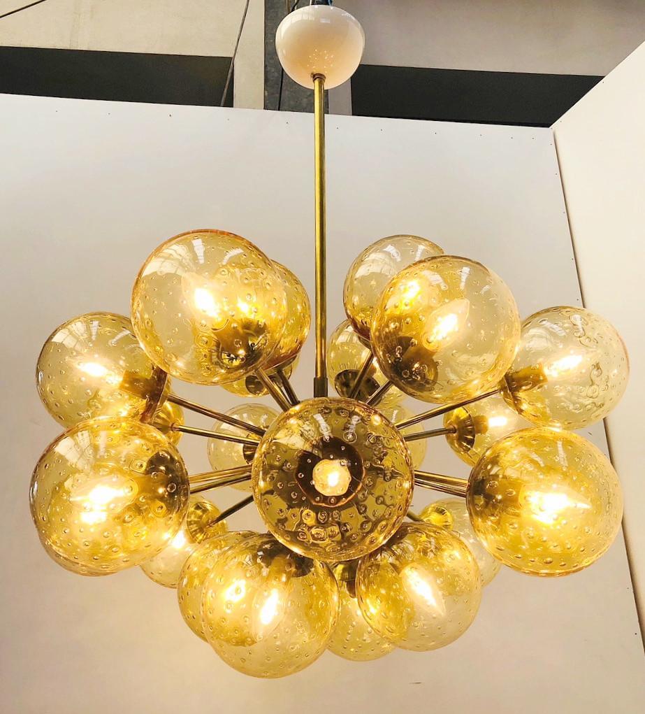 Mid-Century moderno Lampadario Ovale Sputnik di Fabio Ltd in vendita