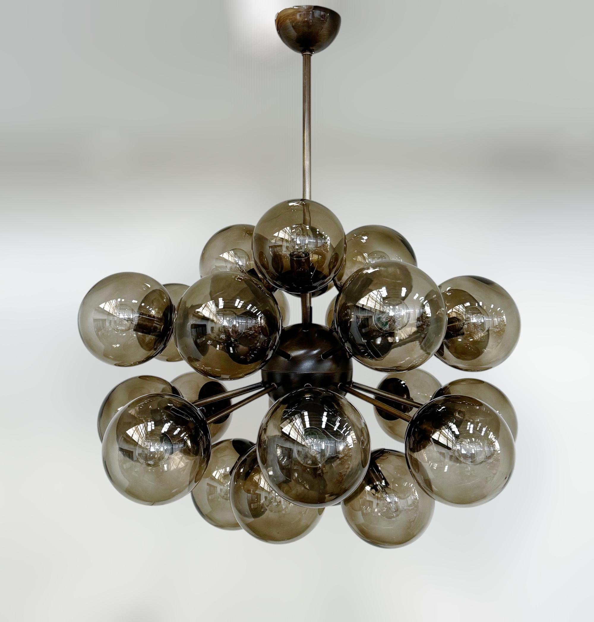 Mid-Century Modern Ovale Sputnik Chandelier by Fabio Ltd For Sale