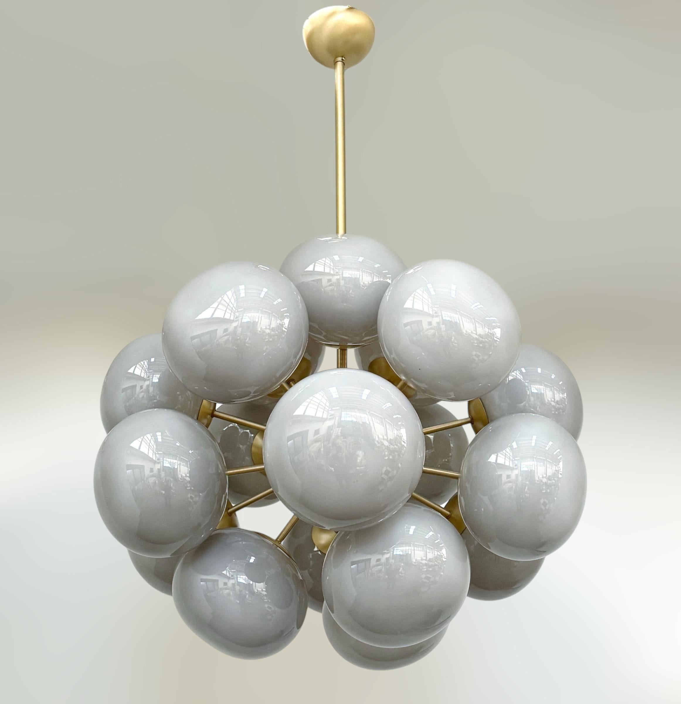Italiano Lampadario Ovale Sputnik di Fabio Ltd in vendita