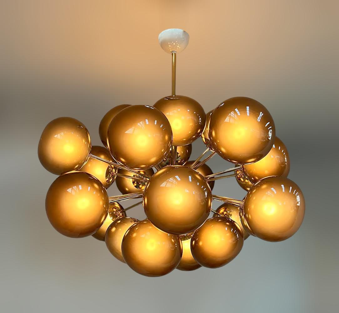 Lampadario Ovale Sputnik di Fabio Ltd In condizioni Nuovo in vendita a Los Angeles, CA