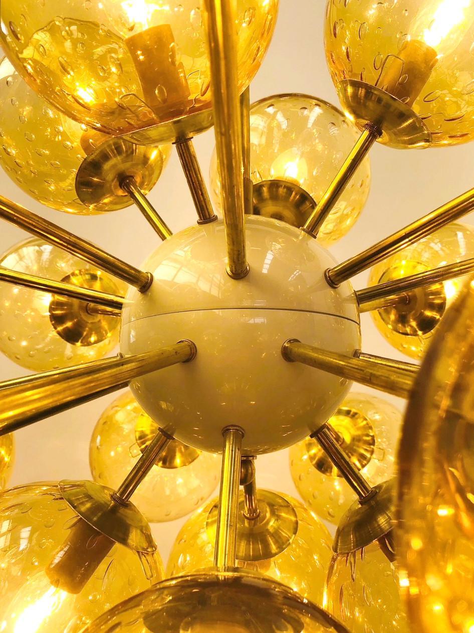 Lampadario Ovale Sputnik di Fabio Ltd In condizioni Nuovo in vendita a Los Angeles, CA