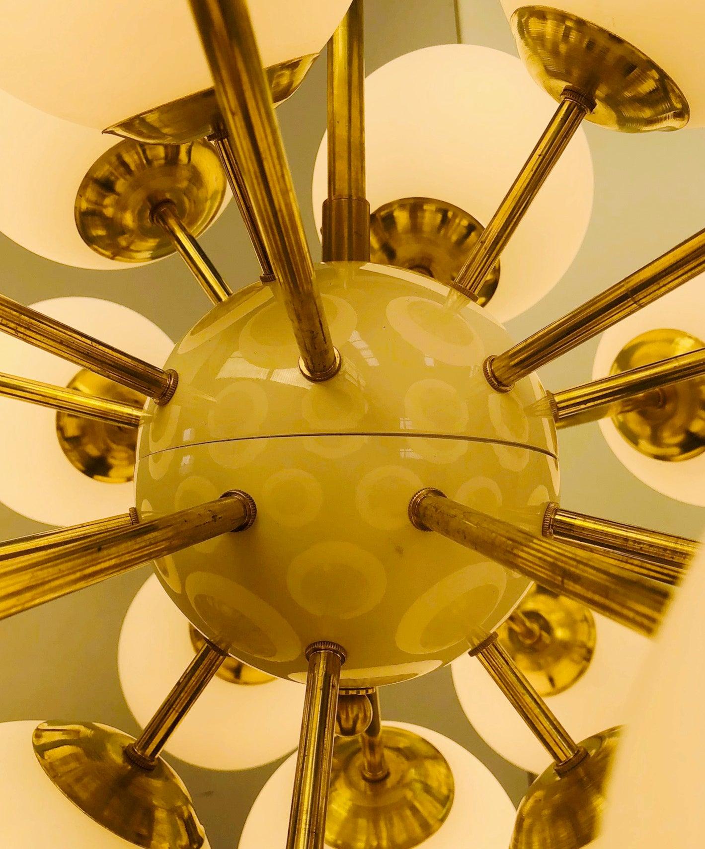 Ovale Sputnik Chandelier by Fabio Ltd In New Condition For Sale In Los Angeles, CA