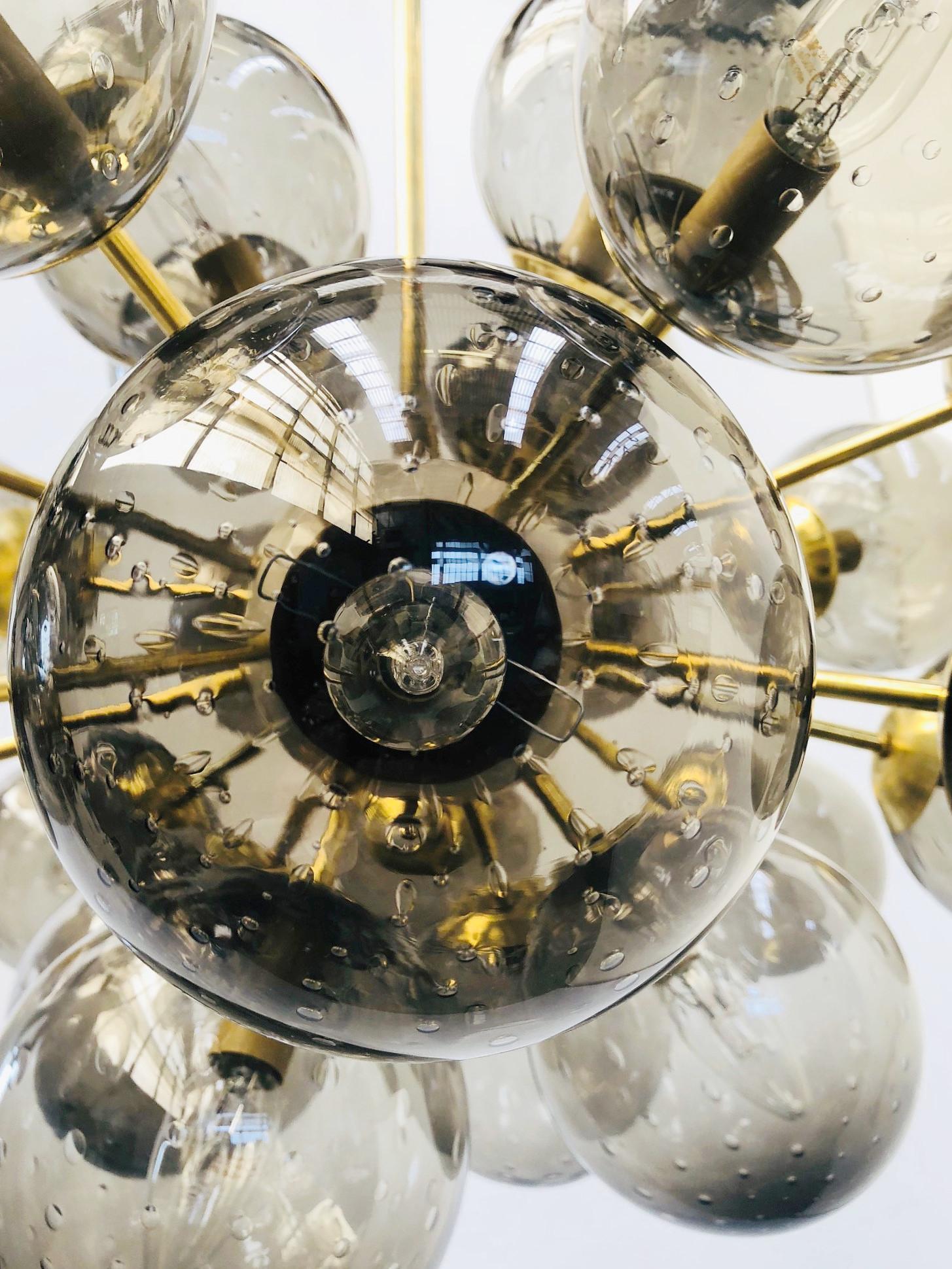 XXI secolo e contemporaneo Lampadario Ovale Sputnik di Fabio Ltd in vendita