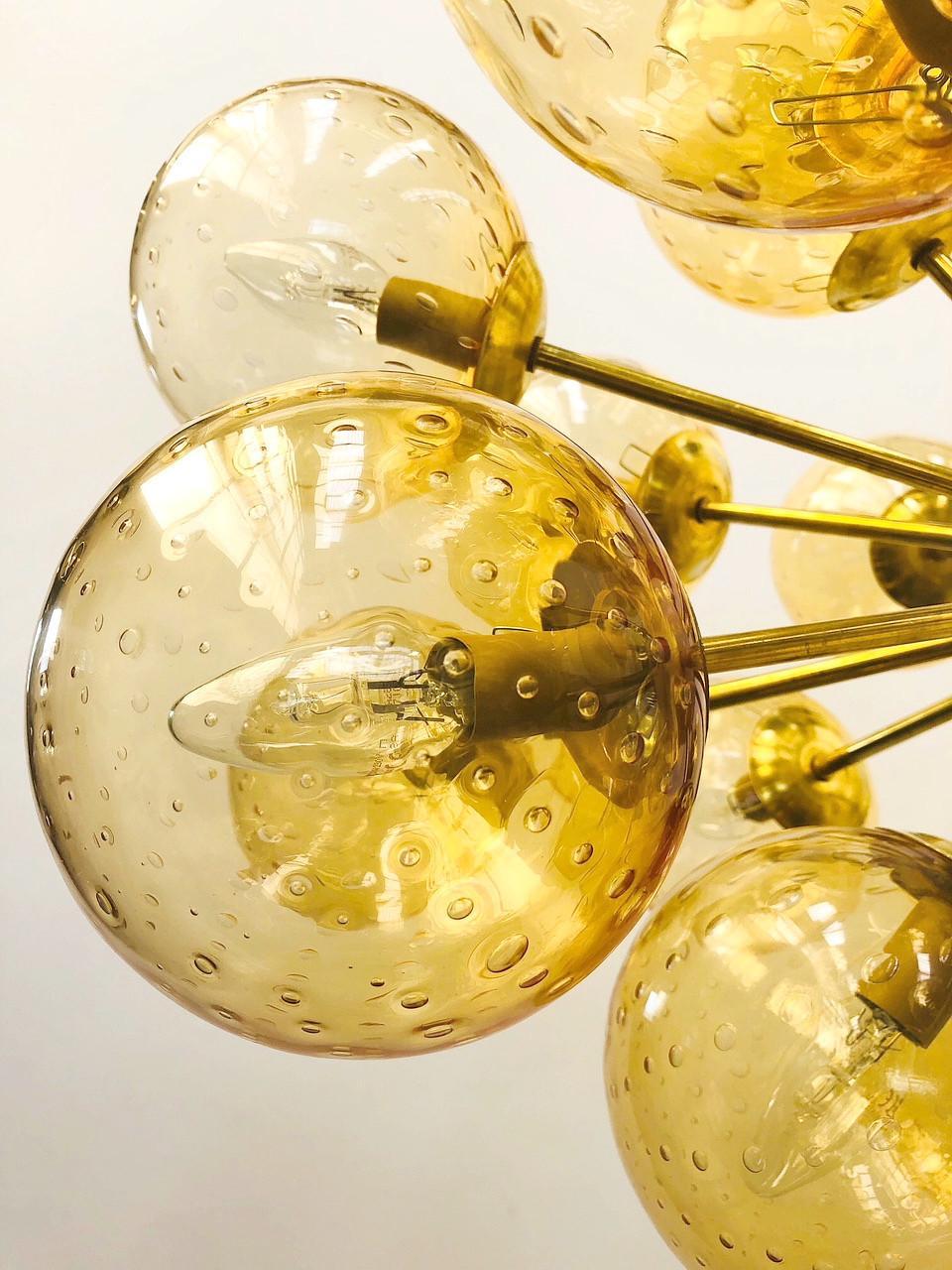 XXI secolo e contemporaneo Lampadario Ovale Sputnik di Fabio Ltd in vendita