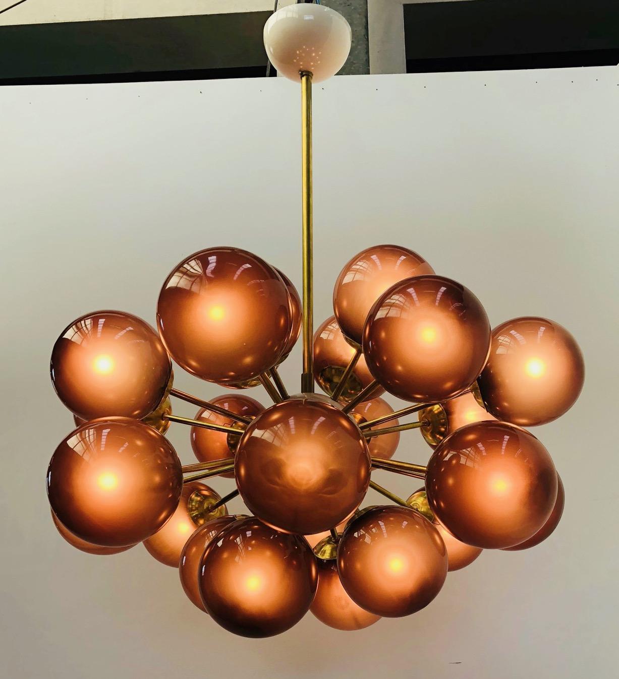 XXI secolo e contemporaneo Lampadario Ovale Sputnik di Fabio Ltd in vendita