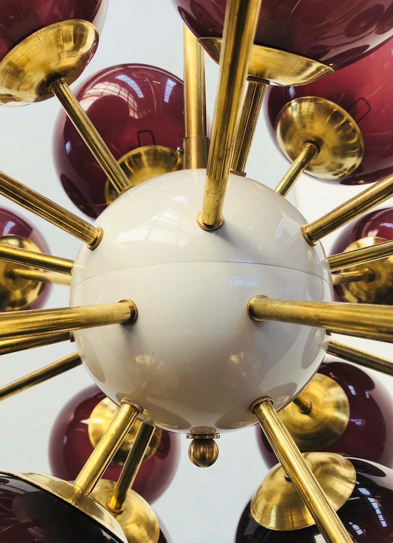 Vetro soffiato Lampadario Ovale Sputnik di Fabio Ltd in vendita