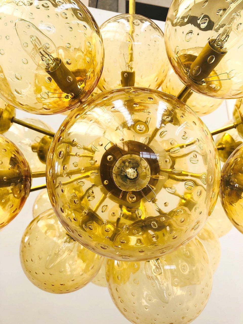 Lampadario Ovale Sputnik di Fabio Ltd in vendita 1
