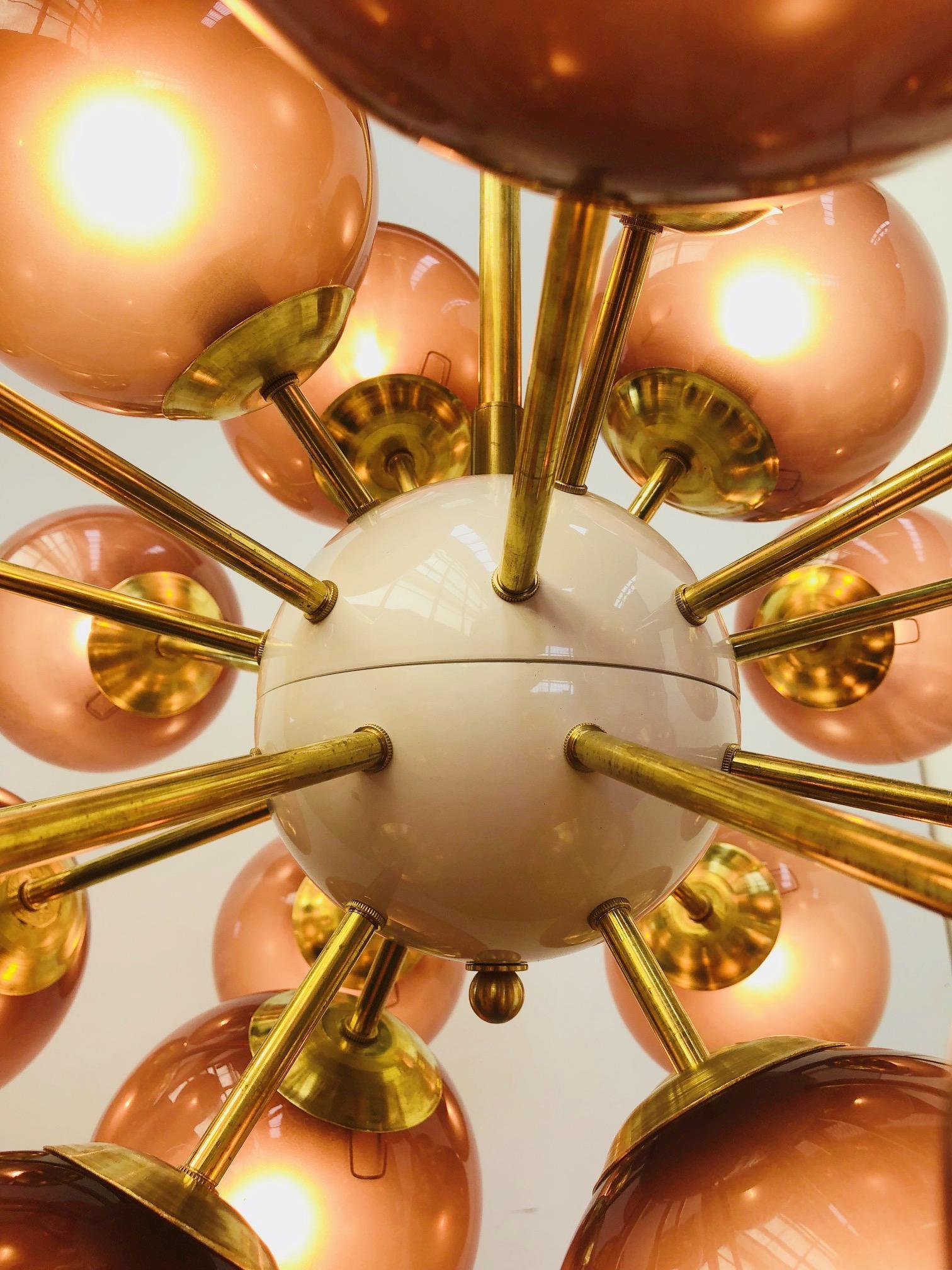 Lampadario Ovale Sputnik di Fabio Ltd in vendita 1