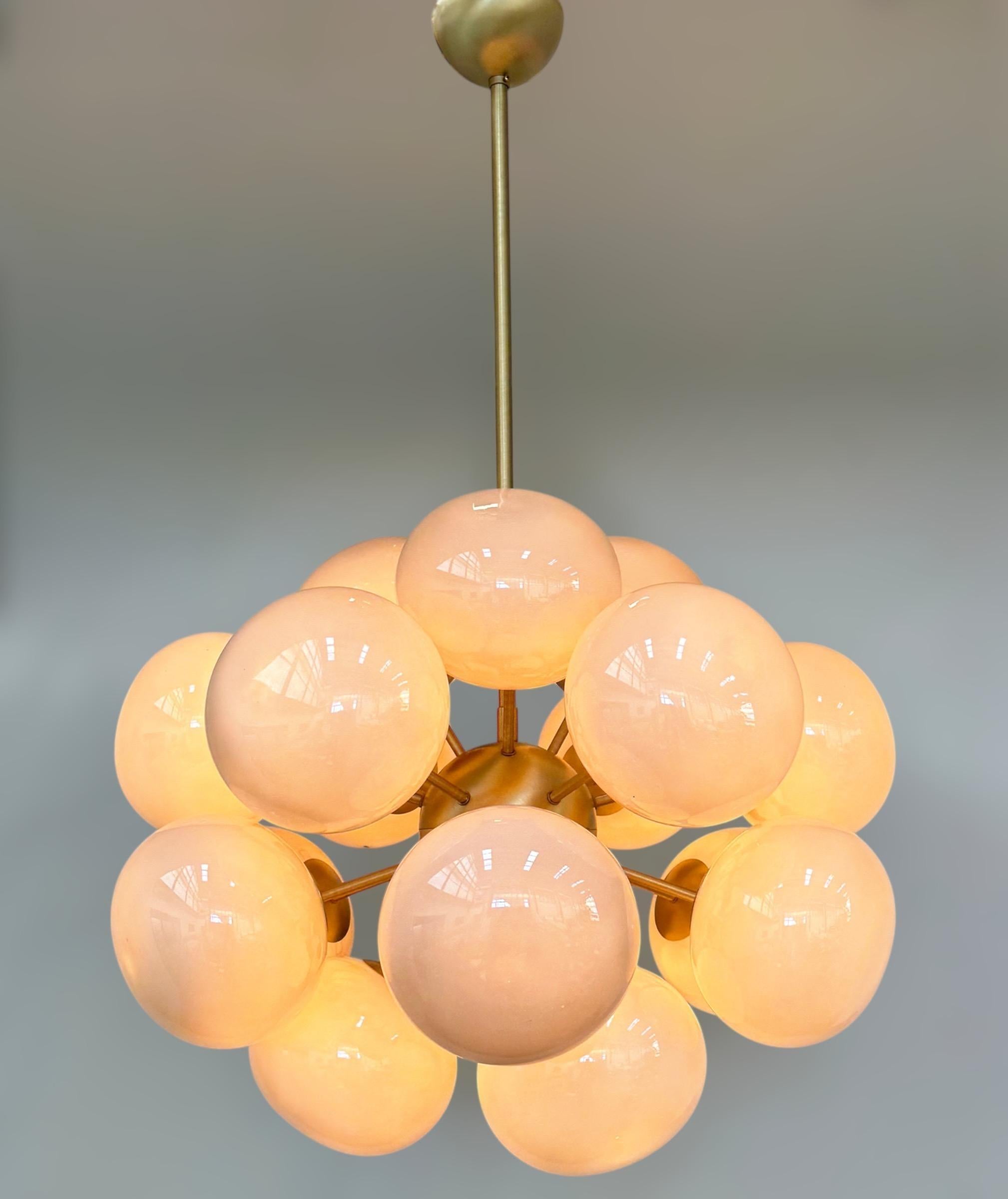 Lampadario Ovale Sputnik di Fabio Ltd in vendita 1