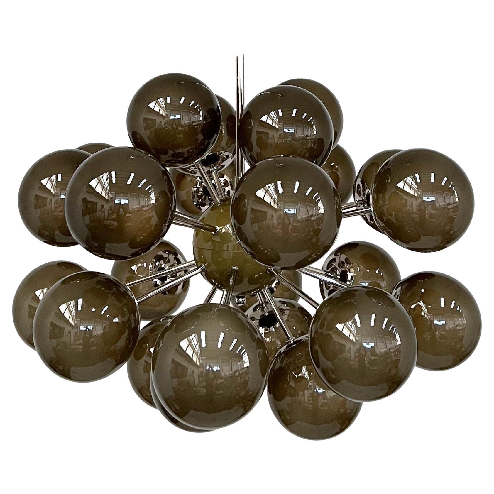 Lustre Spoutnik ovale de Fabio Ltd en vente