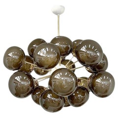 Lampadario Ovale Sputnik di Fabio Ltd