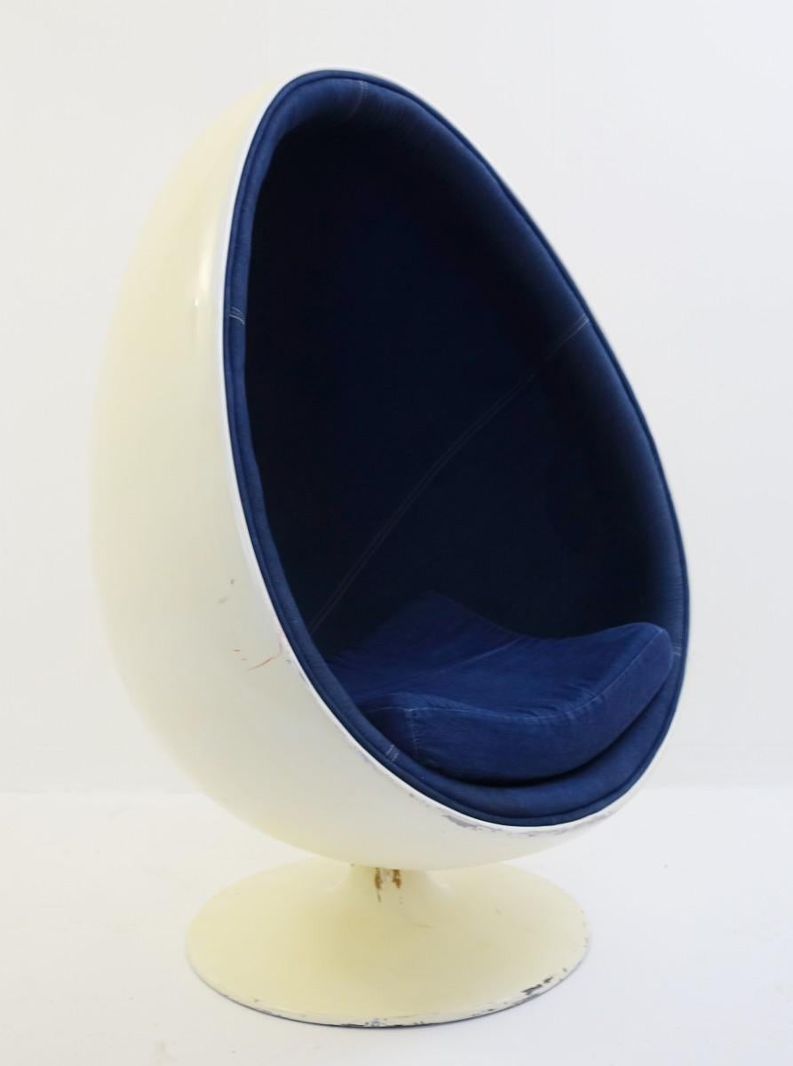 Ovalia egg chair original by Thor Larsen by for Torlan Staffanstorp, Sweden, 1968.
