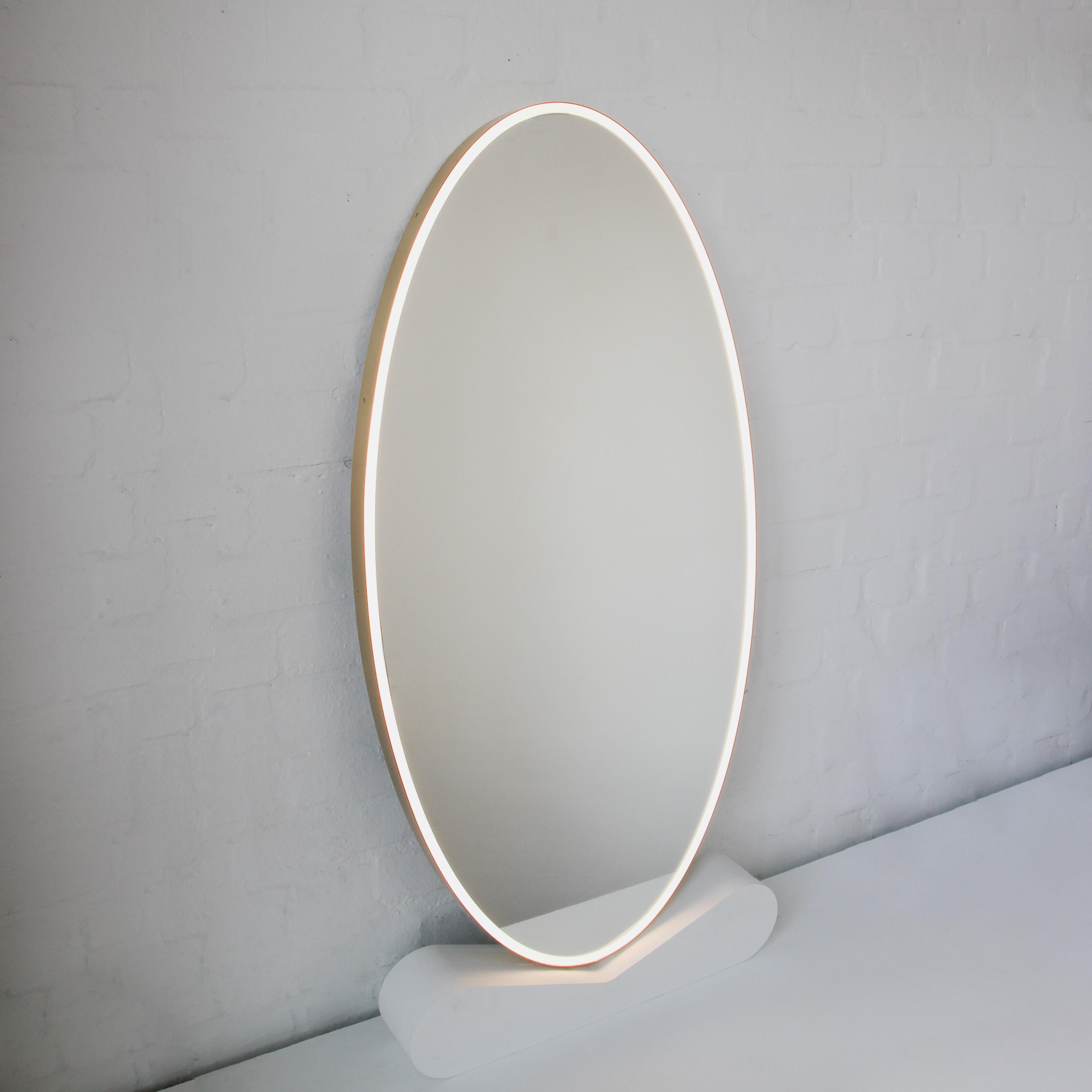 Spazzolato Specchio Ovalis Oval Front Illuminated Contemporary con cornice in ottone, XL in vendita