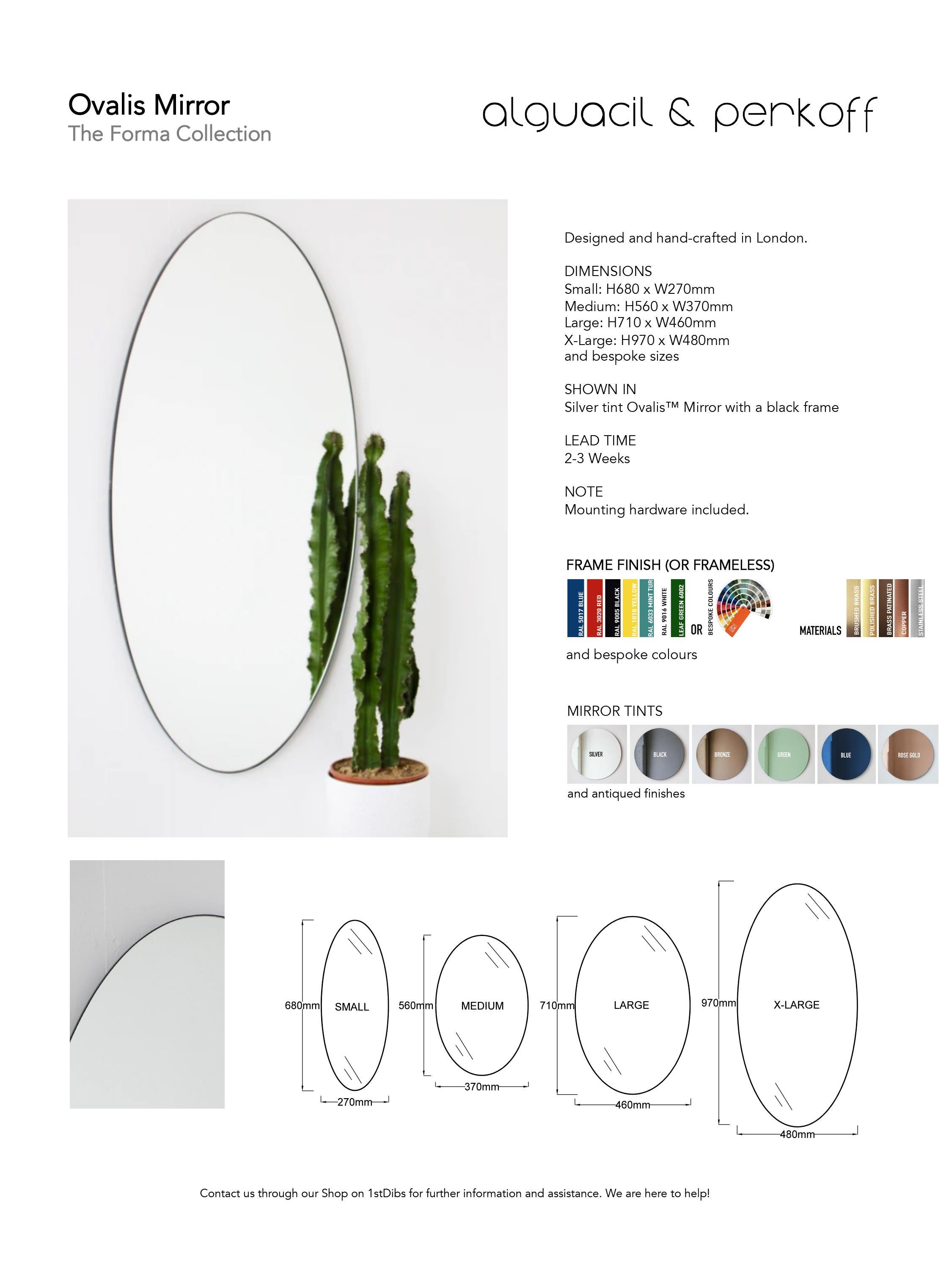 XXIe siècle et contemporain Miroir Ovalis ovale suspendu au plafond avec cadre en laiton et éclairage avant en vente