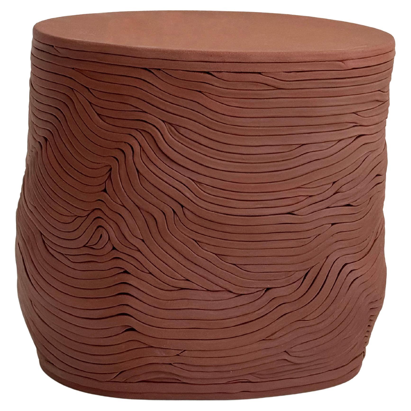 Ovaltwist von Kalou Dubus, Beistelltisch aus Terrakotta-Keramik, Serie Twist