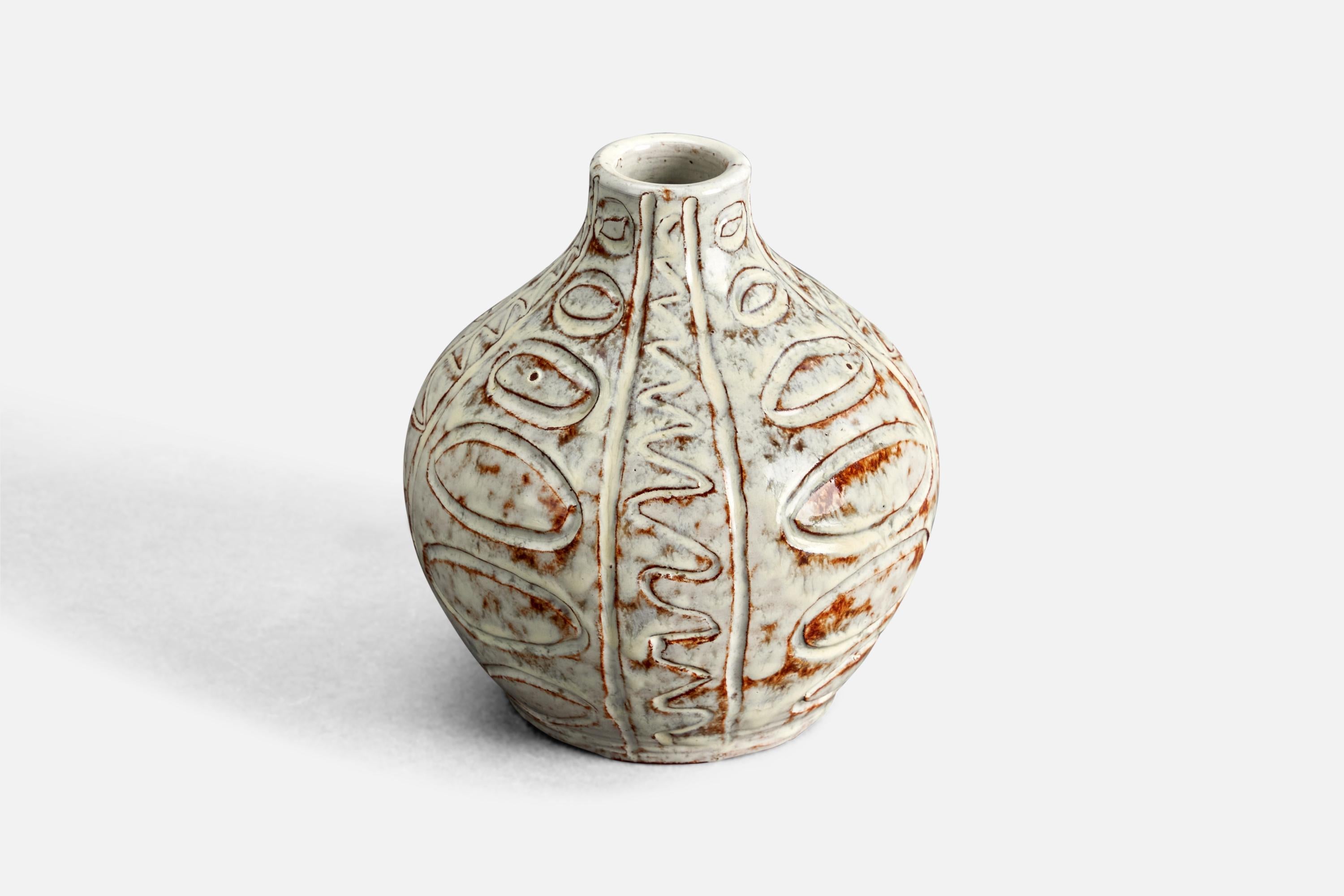 Mid-Century Modern Ovar Nilsson, Vase, White-Glazed Stoneware, Sweden, 1960s For Sale
