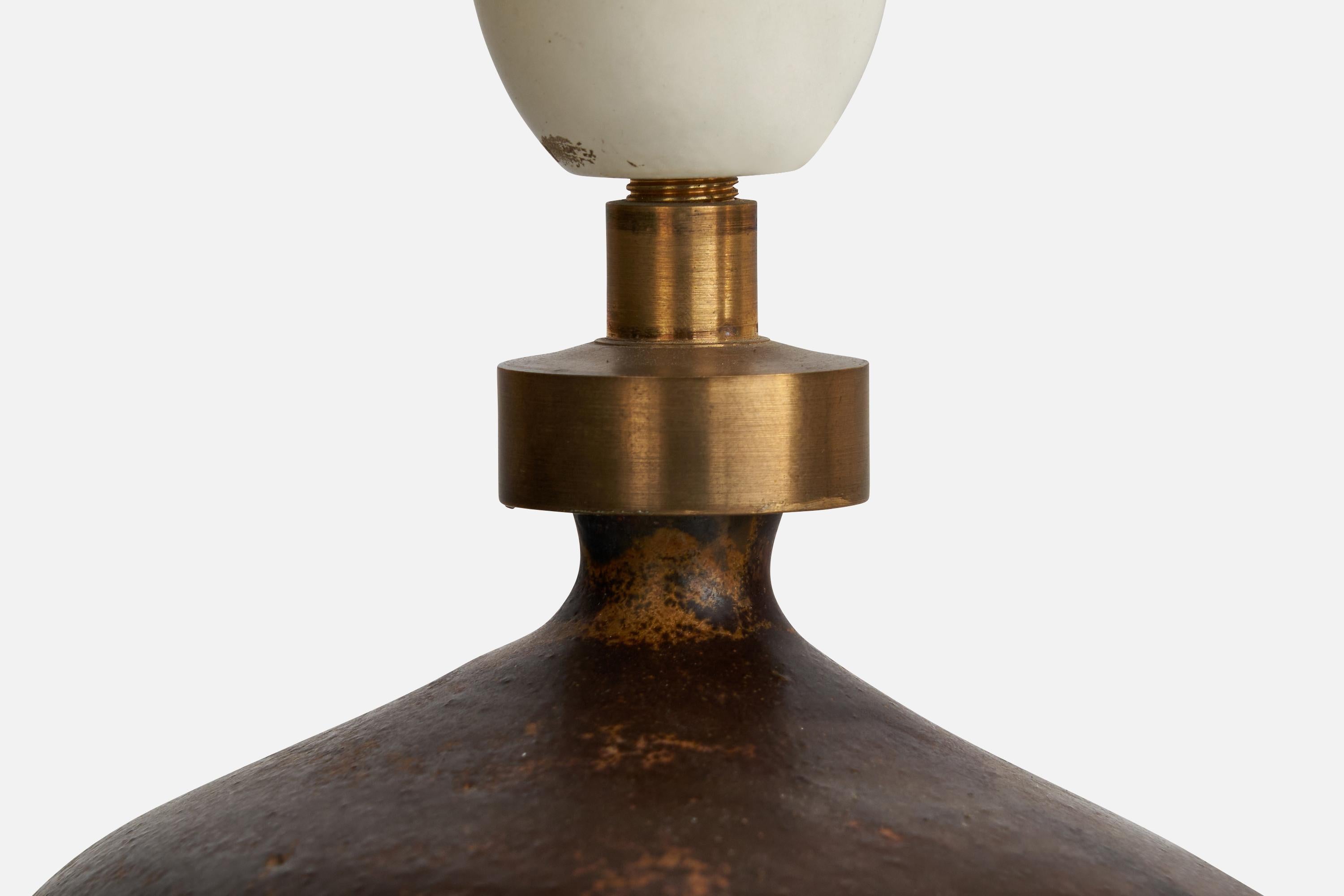 Mid-20th Century Ove Rasmussen-Vaedelund, Table Lamp, Ceramic, Brass, Denmark, 1960s For Sale