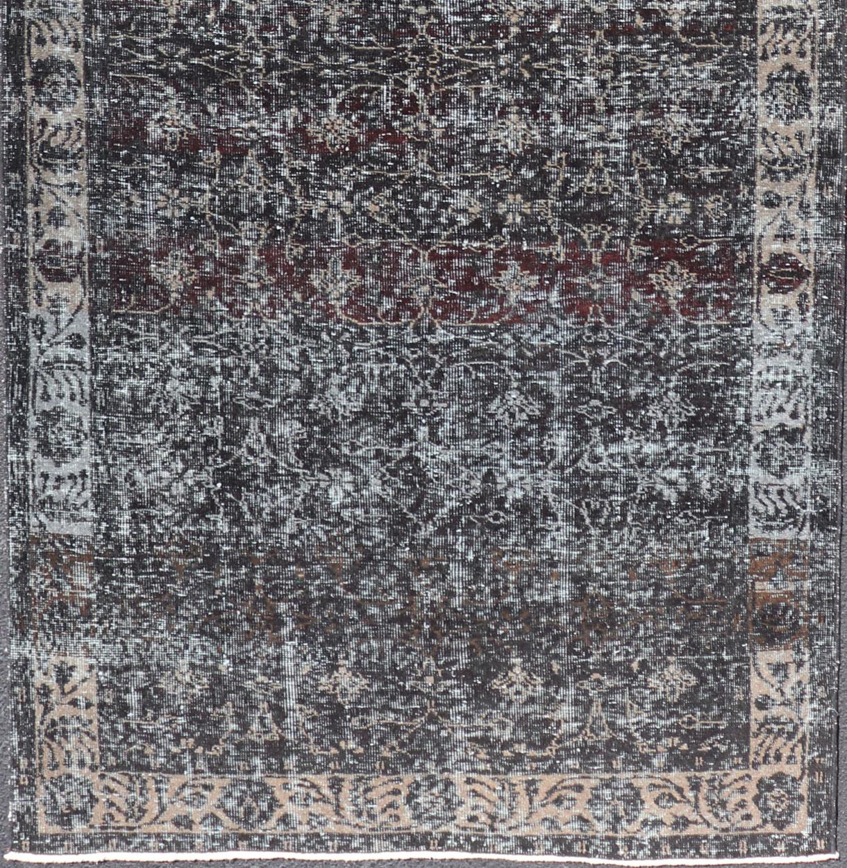 Gallery Over Dyed Oushak mit All-Over-Blumenmuster in Anthrazit, Creme und Grau im Angebot 7