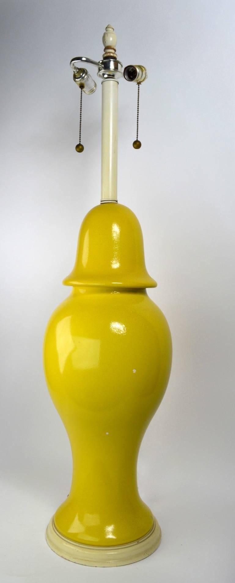Mid-Century Modern Lampe de table à échelle surdimensionnée en forme de jarre à gingembre en vente