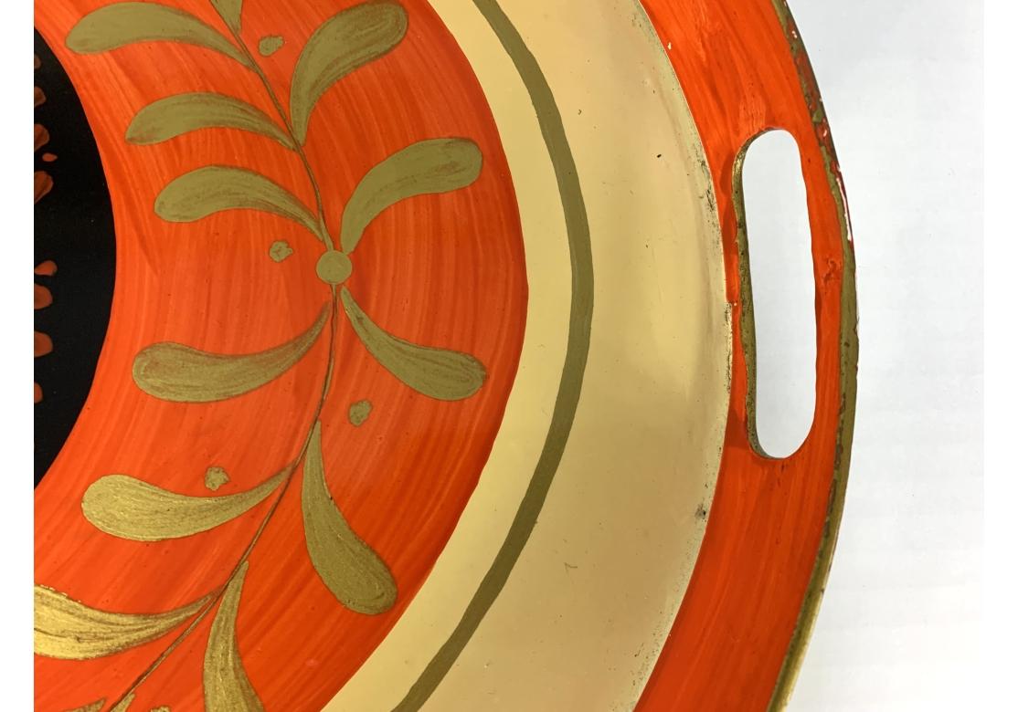 Bandeja ovalada de tole neoclásico italiano pintada a mano de gran tamaño Neoclásico en venta