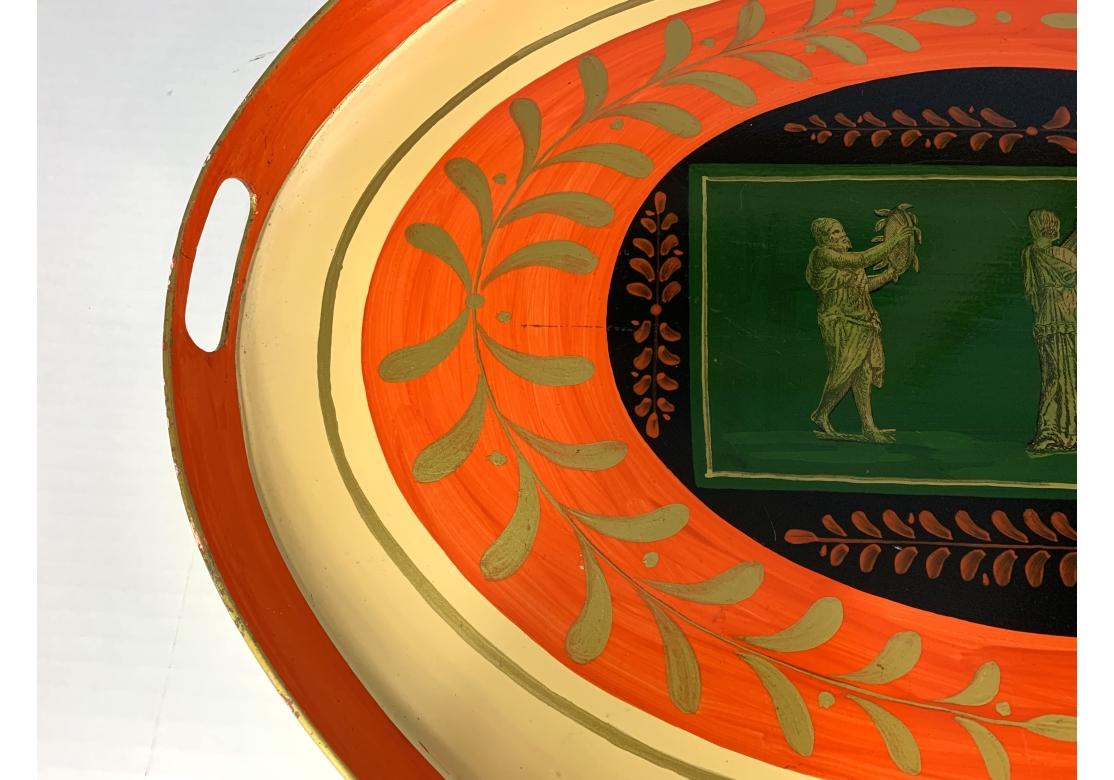 Bandeja ovalada de tole neoclásico italiano pintada a mano de gran tamaño Pintado a mano en venta