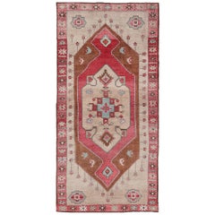 Runner da galleria turco over-size con grande medaglione in rosso, grigio e marrone