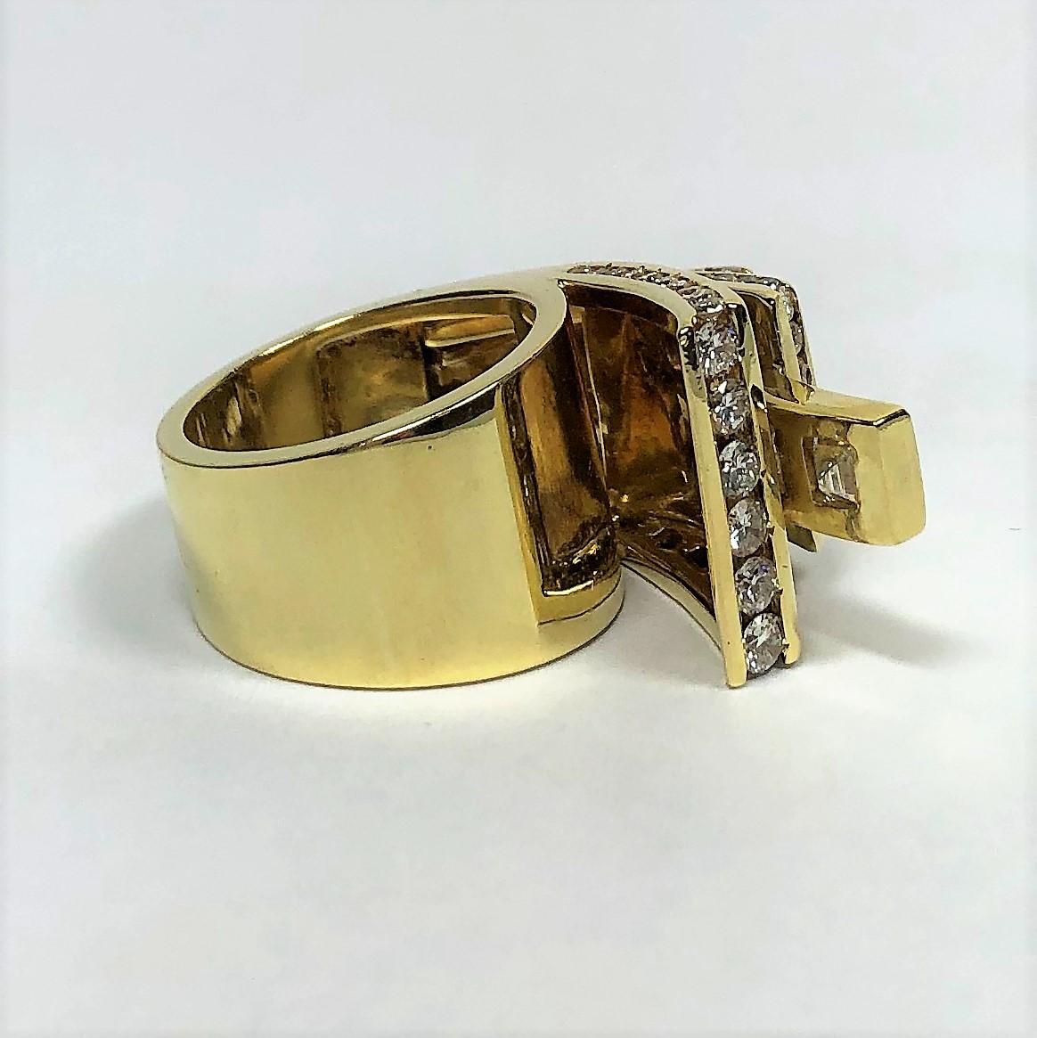 Over the Top Retro Style Gold and Diamond Ring In Good Condition In Palm Beach, FL