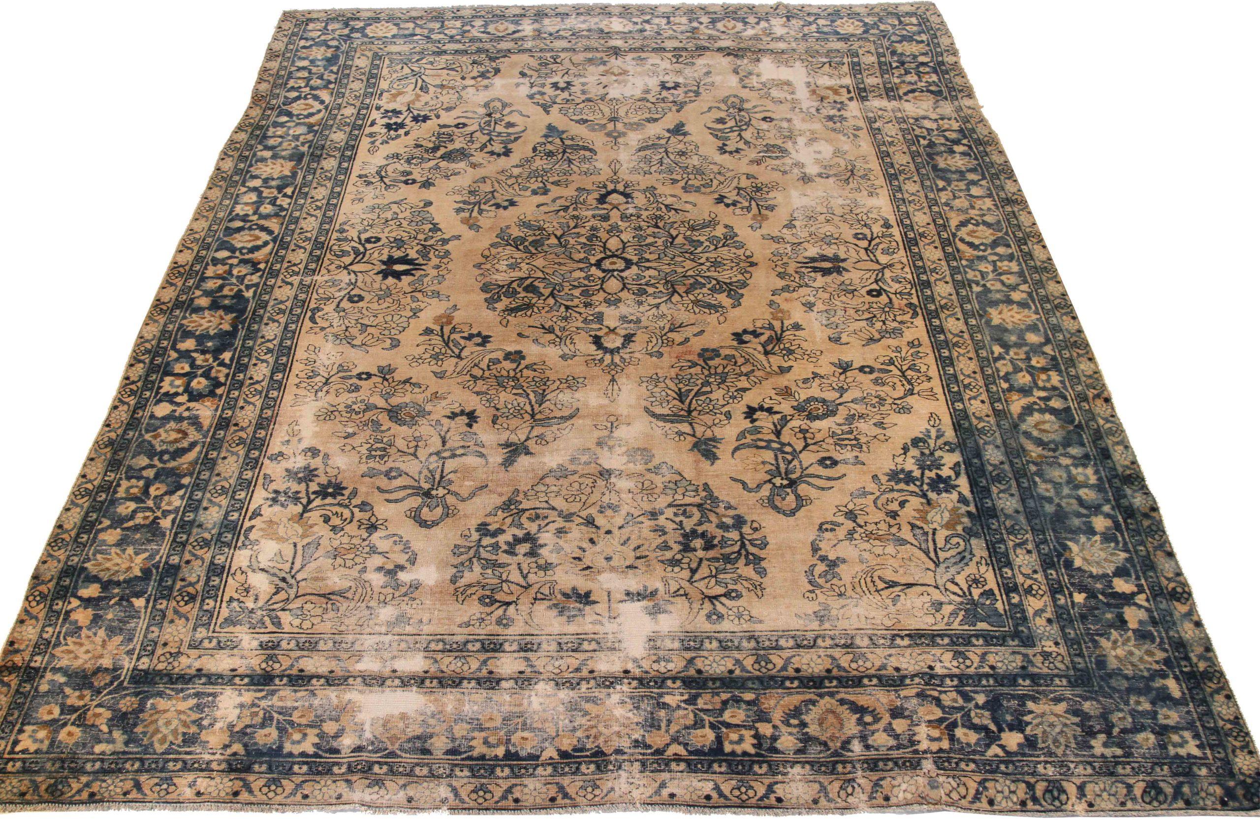 Entdecken Sie die Eleganz dieses einzigartigen Overdye mit wunderschöner Handwerkskunst. Dieses exklusive Design, das mit viel Liebe zum Detail entworfen wurde, ist perfekt, um Ihren Raum zu verschönern.