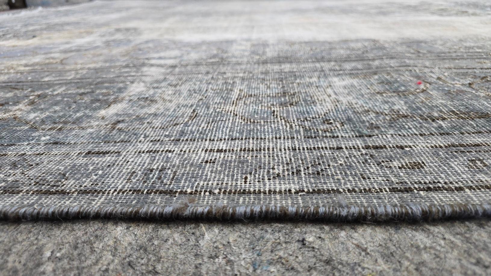 Tabriz Tapis persan vintage Overdye en vente