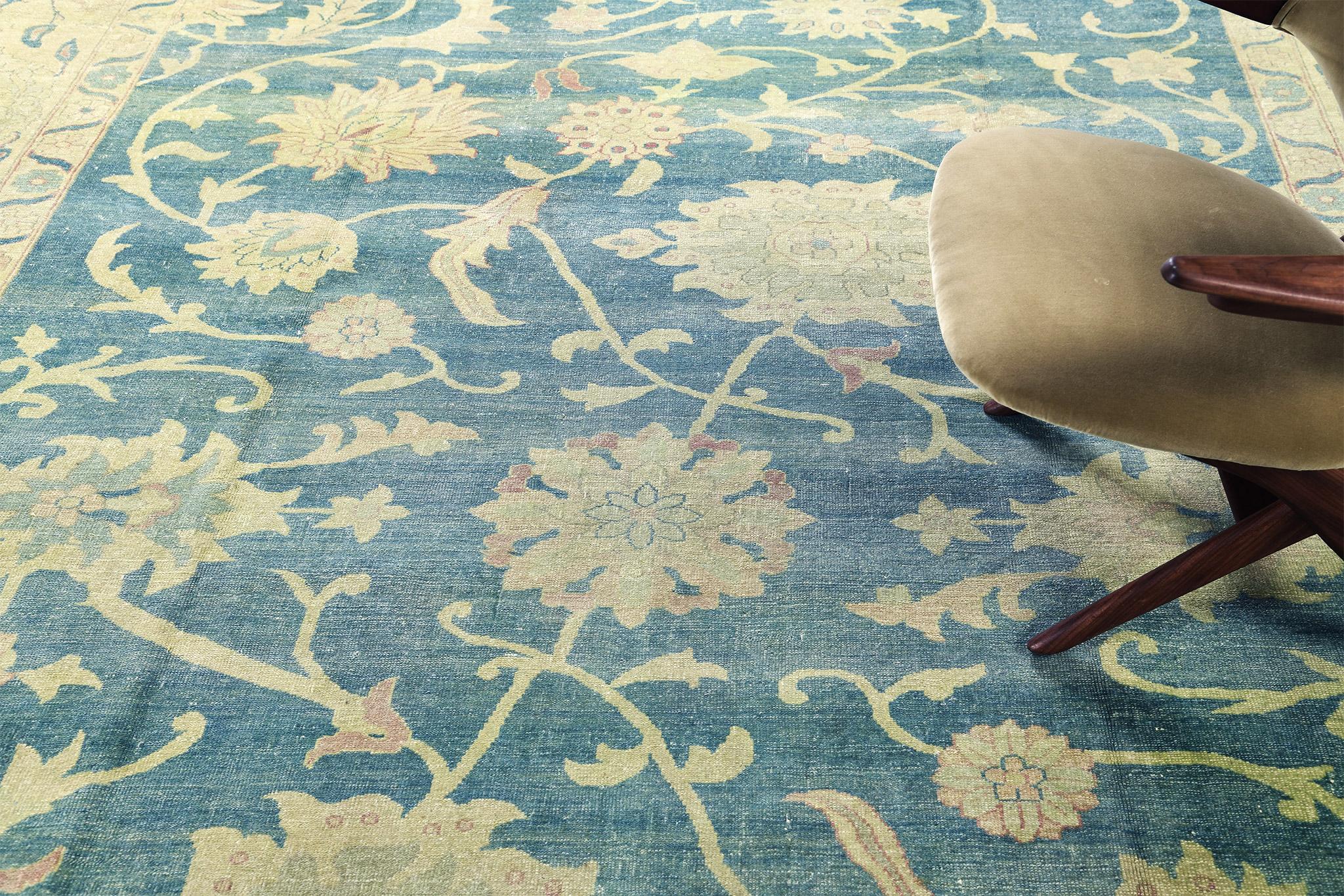XXI secolo e contemporaneo Tappeto Sultanabad Rugs egiziano sovratinto in vendita