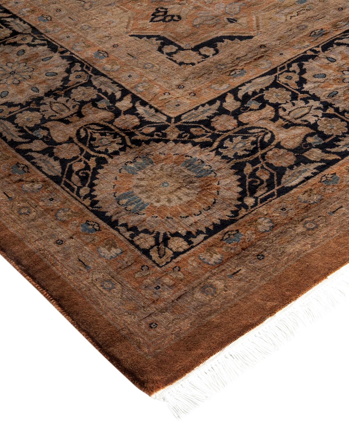 I tappeti Vibrance rappresentano il classico con un tocco di classe: motivi tradizionali sovratinti con colori brillanti. Ogni tappeto annodato a mano viene lavato con una tintura botanica naturale al 100% che rivela le sfumature nascoste nei