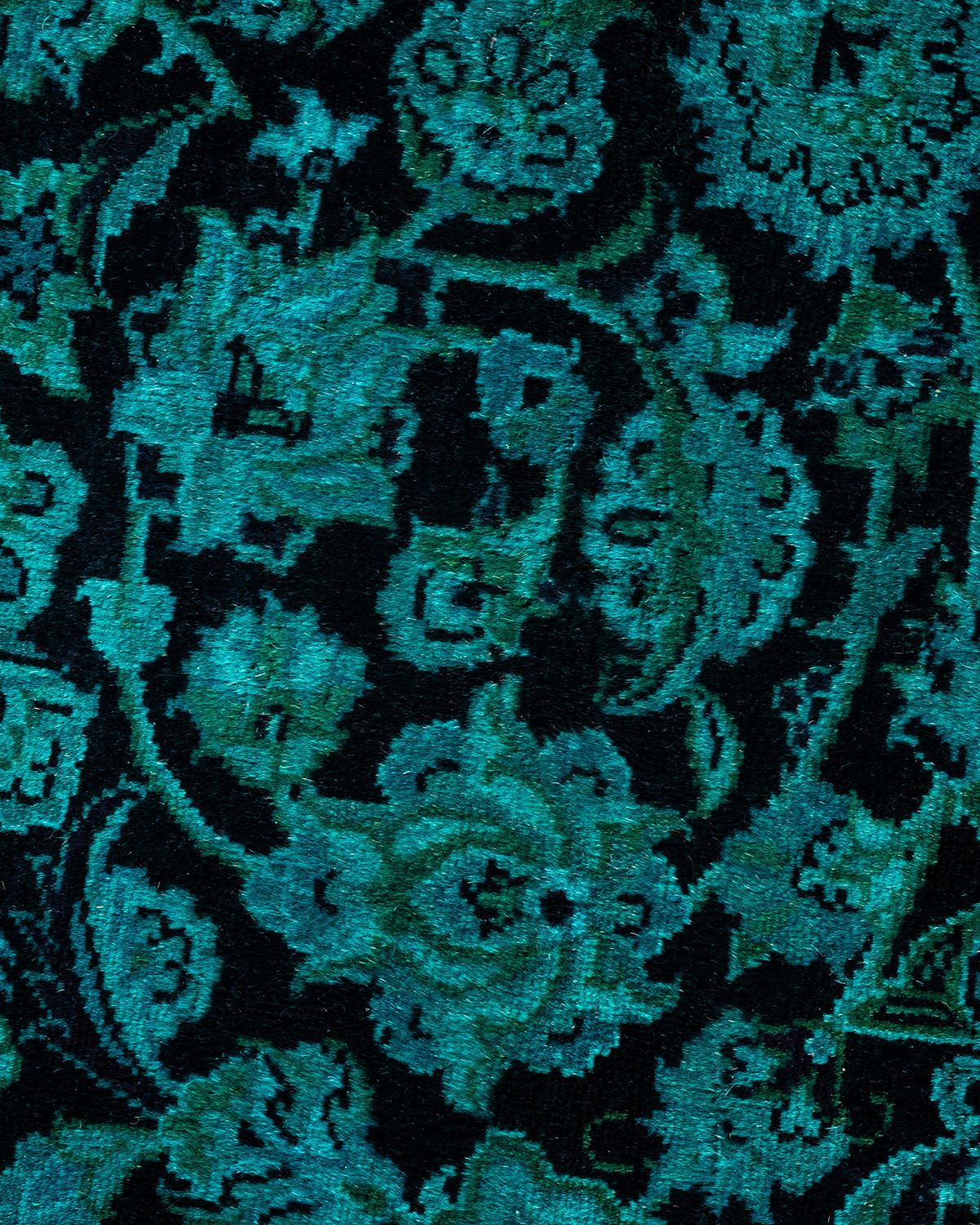 Schwarzer Teppich aus handgeknüpfter Wolle, gefärbt (Pakistanisch) im Angebot