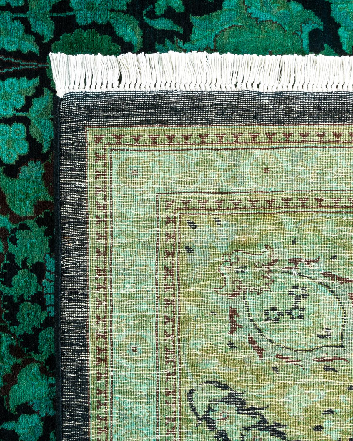Schwarzer Teppich aus handgeknüpfter Wolle, gefärbt (21. Jahrhundert und zeitgenössisch) im Angebot