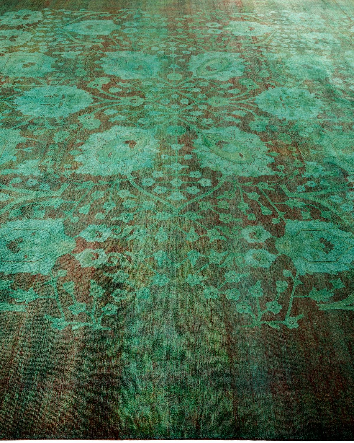 Tapis Overdyed en laine nouée à la main Brown Neuf - En vente à Norwalk, CT