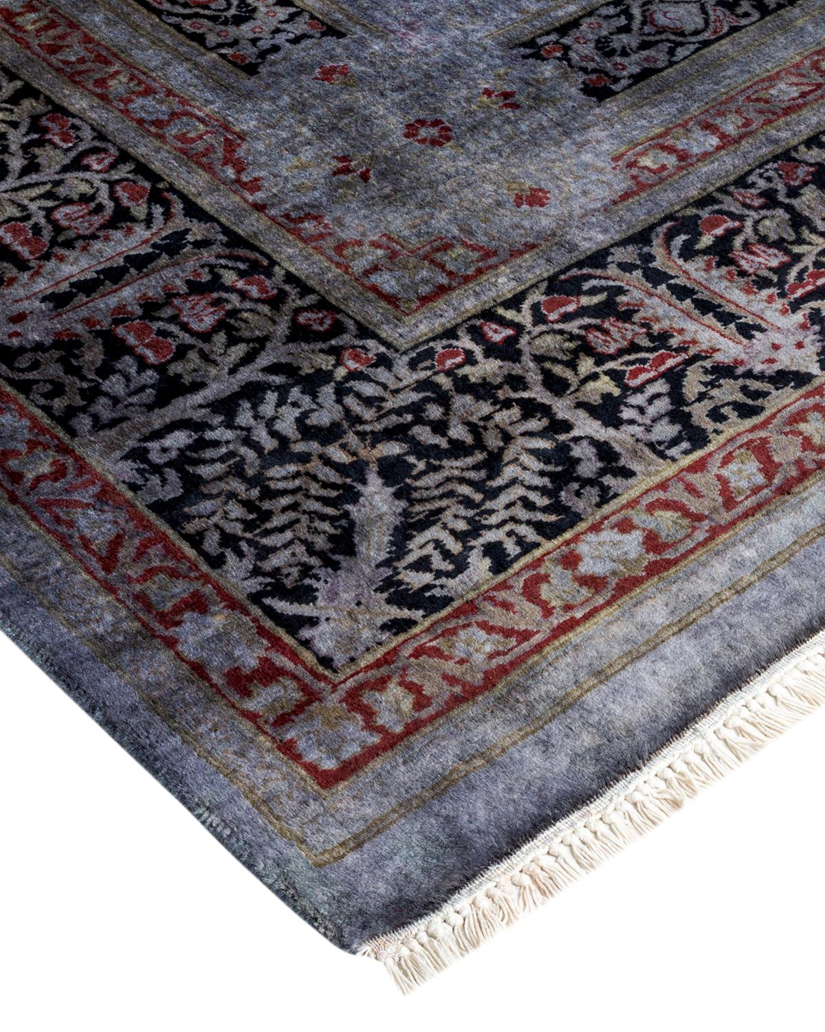 Les tapis Vibrance incarnent le classique avec une touche d'originalité : des motifs traditionnels surteints dans des couleurs éclatantes. Chaque tapis noué à la main est lavé dans une teinture botanique 100 % naturelle qui révèle les nuances