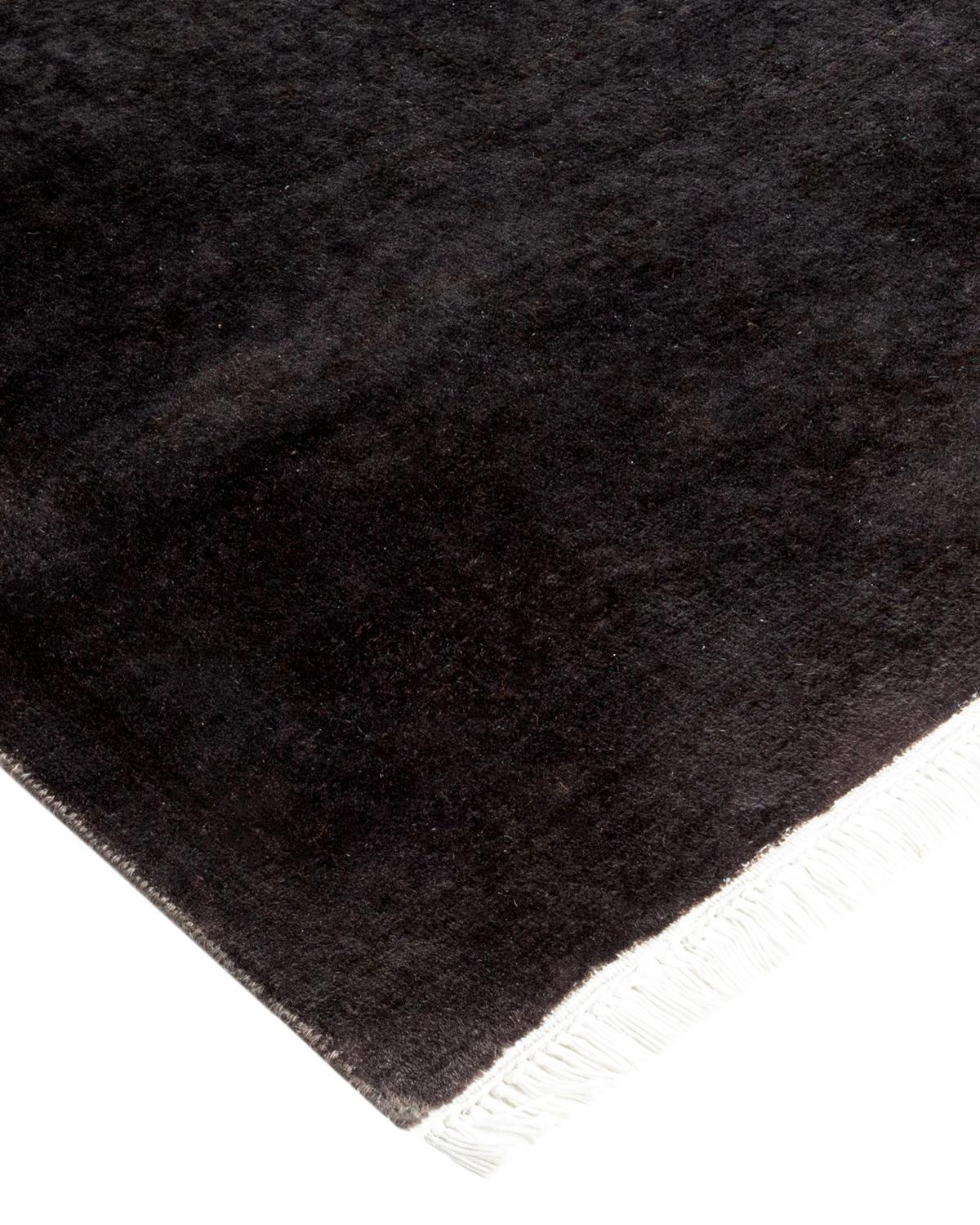 Vibrance-Teppiche sind der Inbegriff von Klassik mit Pfiff: traditionelle Muster in leuchtenden Farben gefärbt. Jeder handgeknüpfte Teppich wird mit einem 100% natürlichen botanischen Farbstoff gewaschen, der verborgene Nuancen in den Mustern