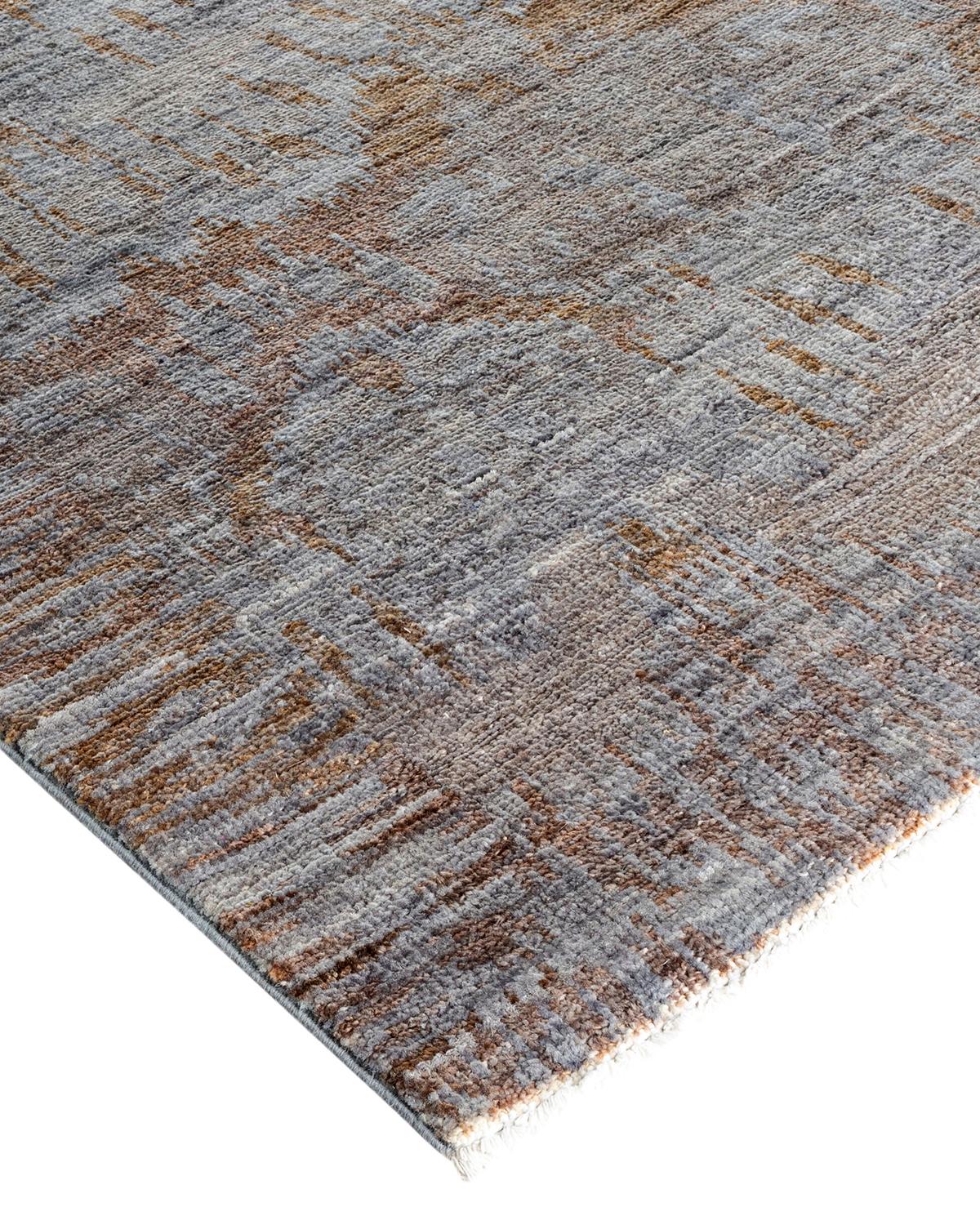 Les tapis Vibrance incarnent le classique avec une touche d'originalité : des motifs traditionnels surteints dans des couleurs éclatantes. Chaque tapis noué à la main est lavé dans une teinture botanique 100 % naturelle qui révèle les nuances