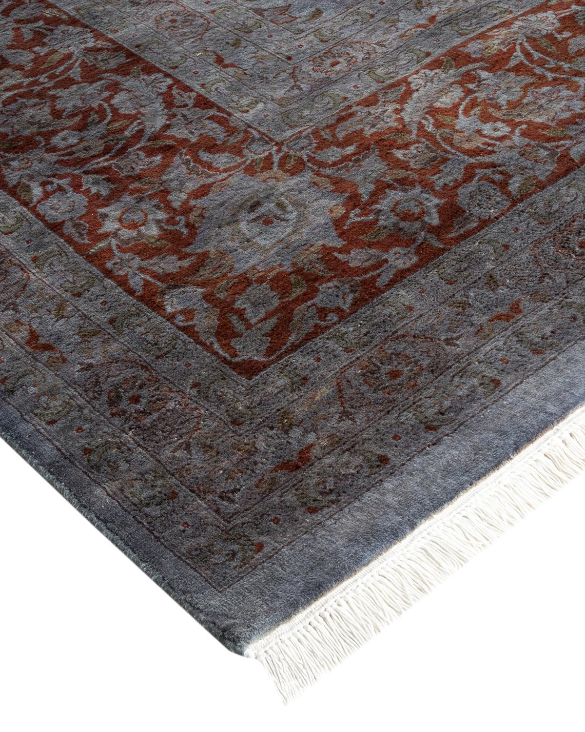 Les tapis Vibrance incarnent le classique avec une touche d'originalité : des motifs traditionnels surteints dans des couleurs éclatantes. Chaque tapis noué à la main est lavé dans une teinture botanique 100 % naturelle qui révèle les nuances
