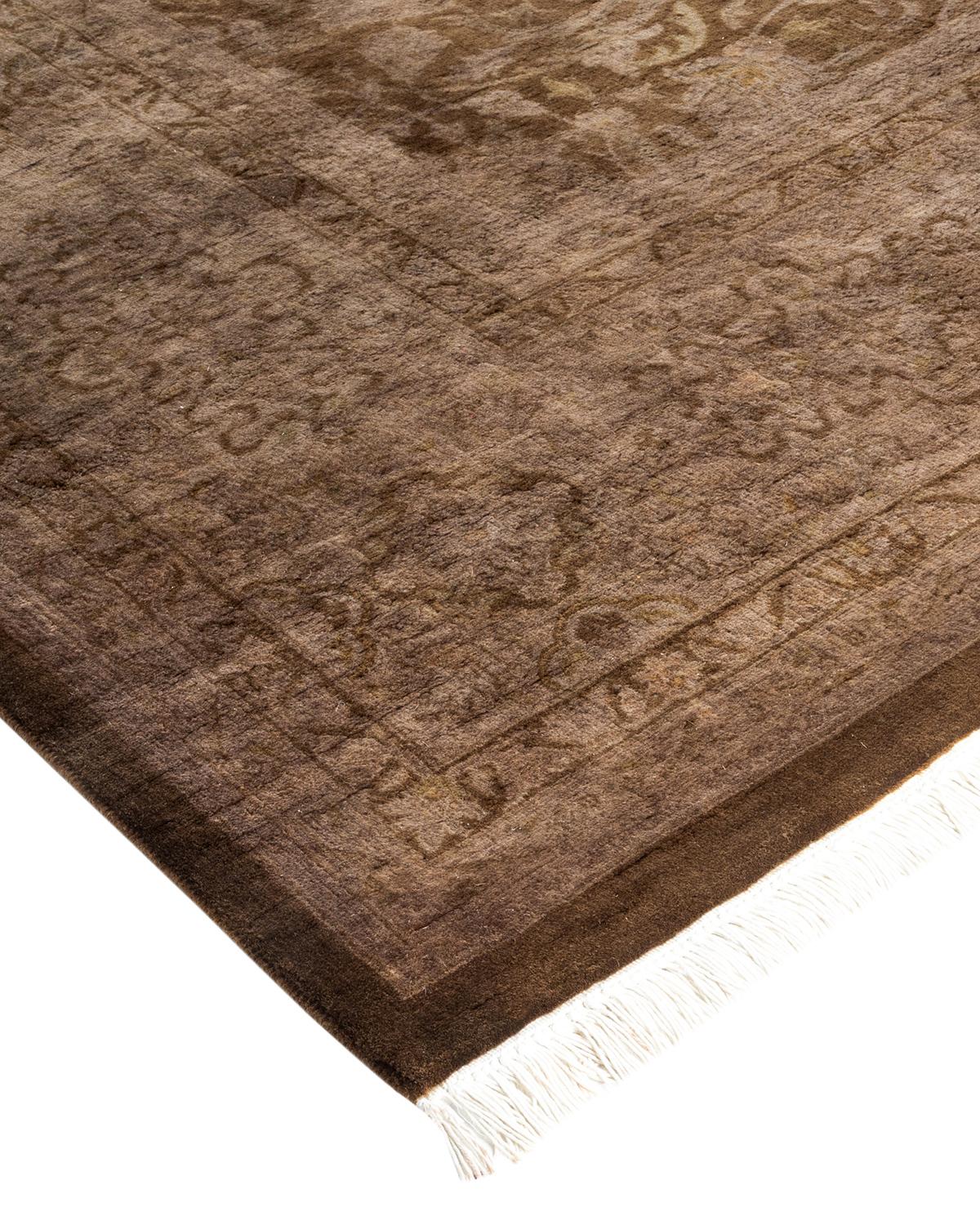 Vibrance-Teppiche sind der Inbegriff von Klassik mit Pfiff: traditionelle Muster in leuchtenden Farben gefärbt. Jeder handgeknüpfte Teppich wird mit einem 100% natürlichen botanischen Farbstoff gewaschen, der verborgene Nuancen in den Mustern